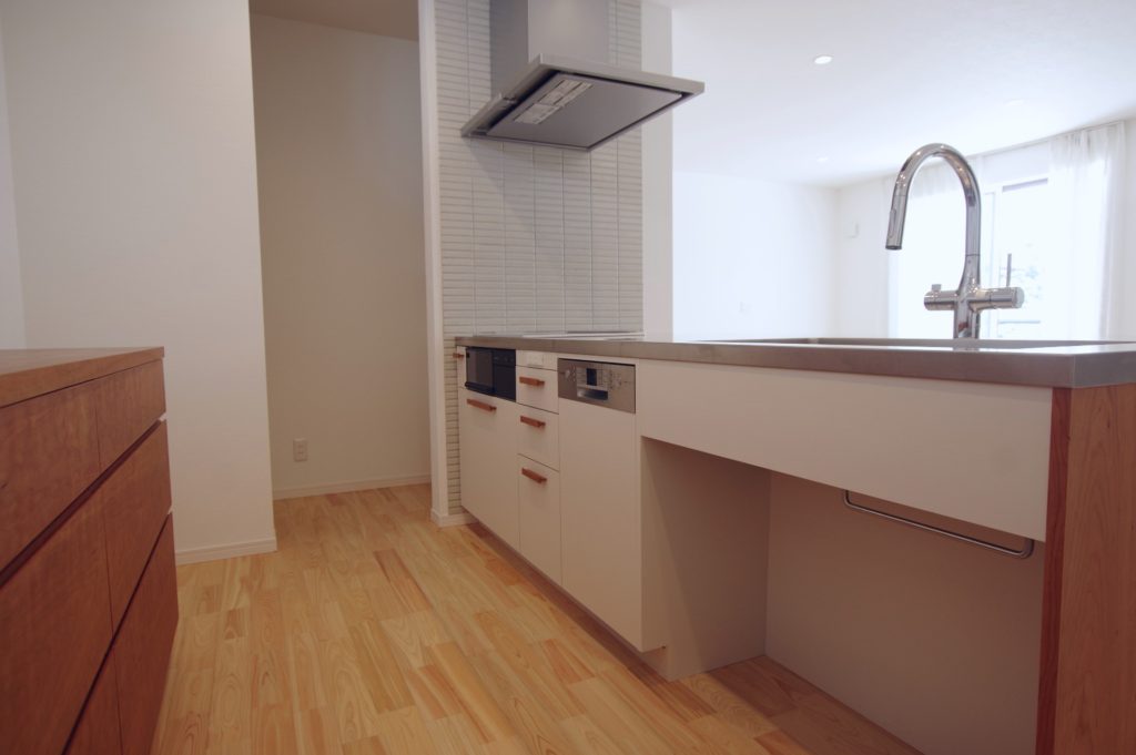 title: HOUSE 195 | Page No,208 | No.4 | sync-furniture | 株式会社 SYNC | 福岡県 家具工房 | オーダーメイドキッチン