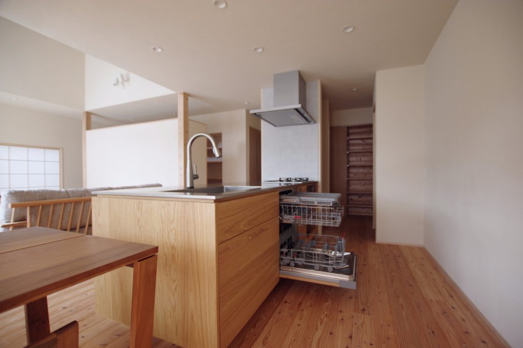 title: HOUSE 200 | Page No,213 | No.5 | sync-furniture | 株式会社 SYNC | 福岡県 家具工房 | オーダーメイドキッチン