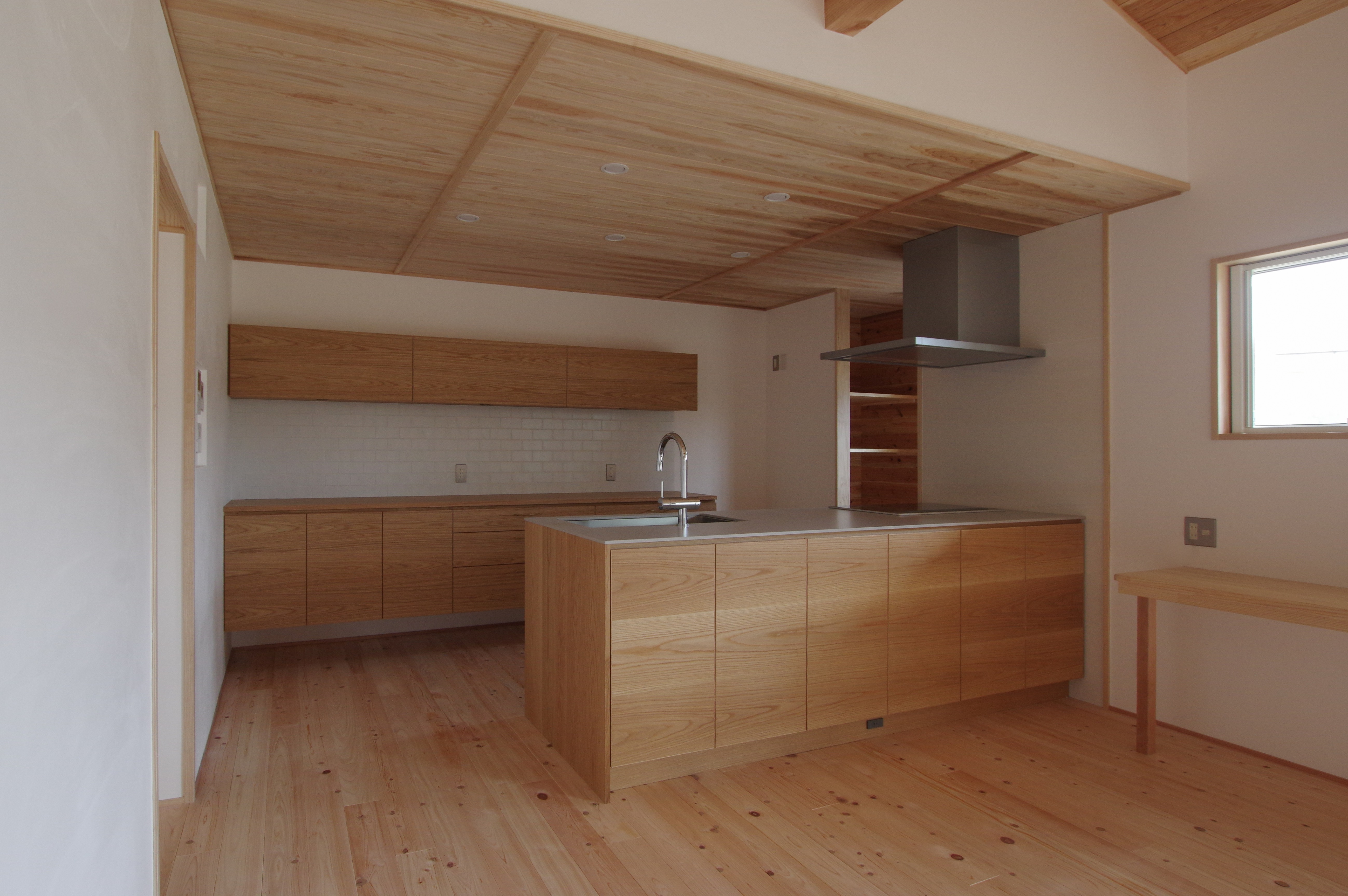 title: HOUSE 203 | Page No,216 | No.2 | sync-furniture | 株式会社 SYNC | 福岡県 家具工房 | オーダーメイドキッチン
