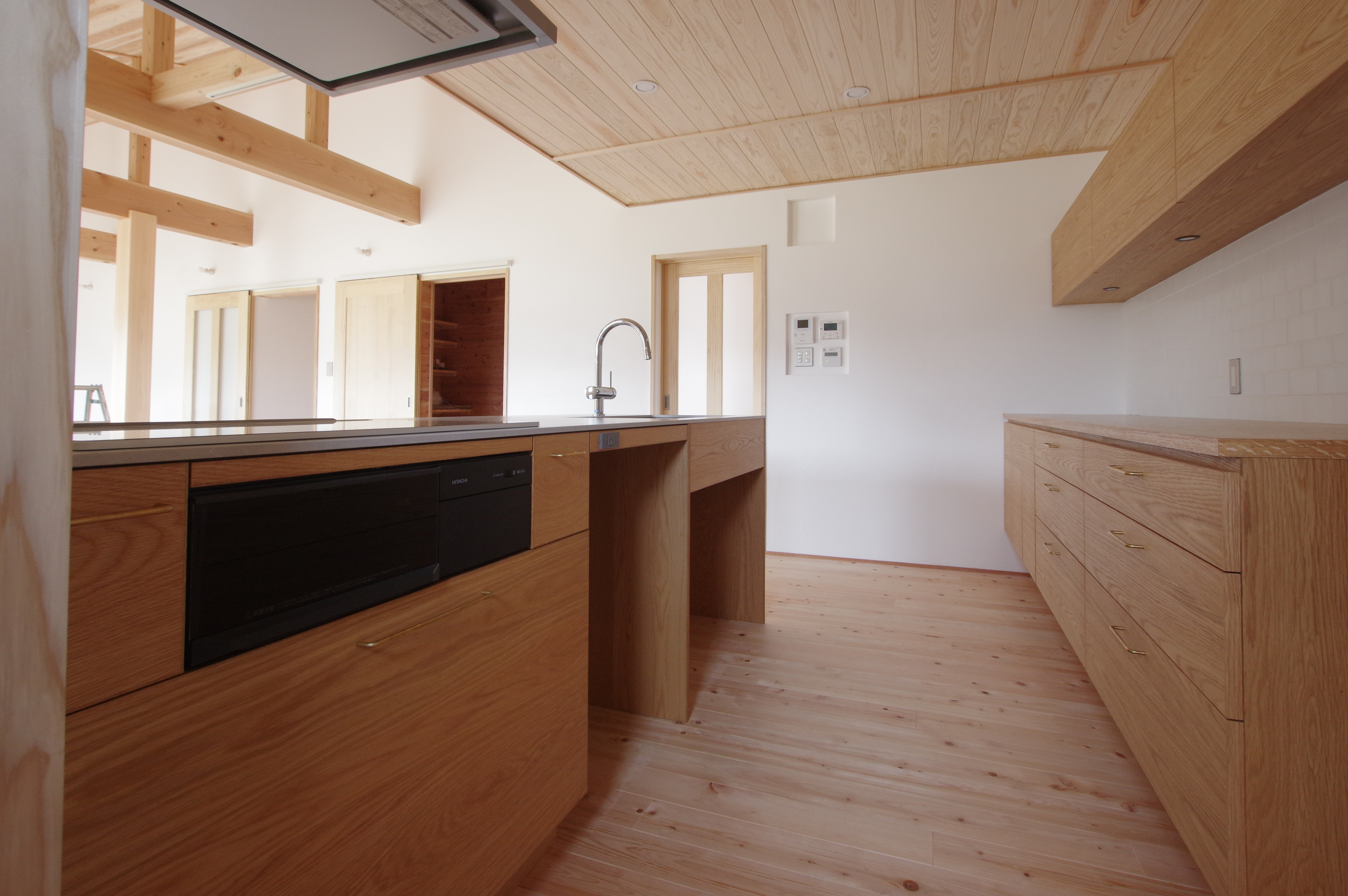 title: HOUSE 203 | Page No,216 | No.5 | sync-furniture | 株式会社 SYNC | 福岡県 家具工房 | オーダーメイドキッチン