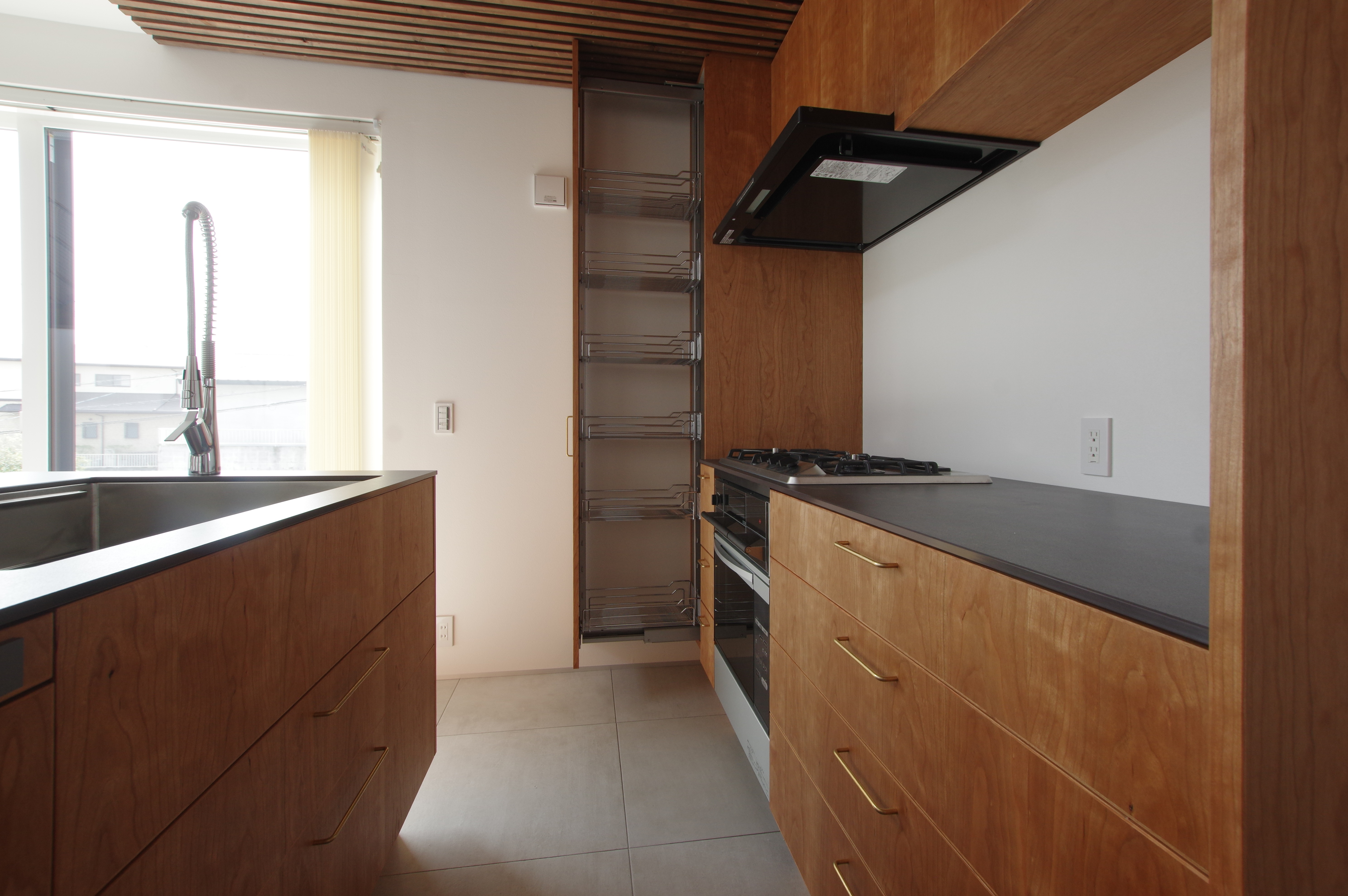 title: HOUSE 204 | Page No,217 | No.10 | sync-furniture | 株式会社 SYNC | 福岡県 家具工房 | オーダーメイドキッチン