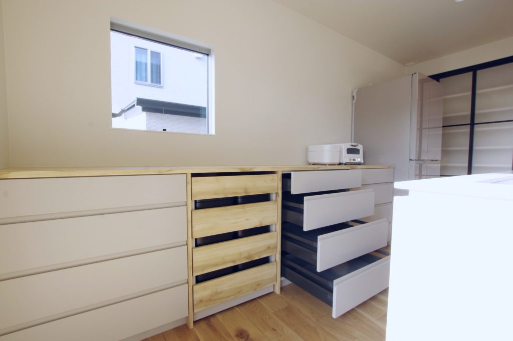 title: HOUSE 201 | Page No,214 | No.8 | sync-furniture | 株式会社 SYNC | 福岡県 家具工房 | オーダーメイドキッチン