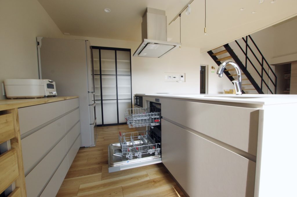 title: HOUSE 201 | Page No,214 | No.4 | sync-furniture | 株式会社 SYNC | 福岡県 家具工房 | オーダーメイドキッチン