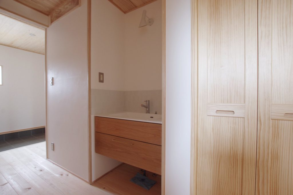 title: HOUSE 203 | Page No,216 | No.10 | sync-furniture | 株式会社 SYNC | 福岡県 家具工房 | オーダーメイドキッチン