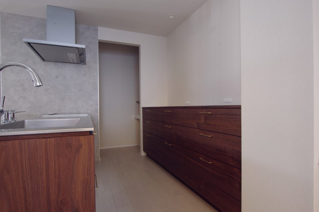 title: HOUSE 205 | Page No,218 | No.9 | sync-furniture | 株式会社 SYNC | 福岡県 家具工房 | オーダーメイドキッチン