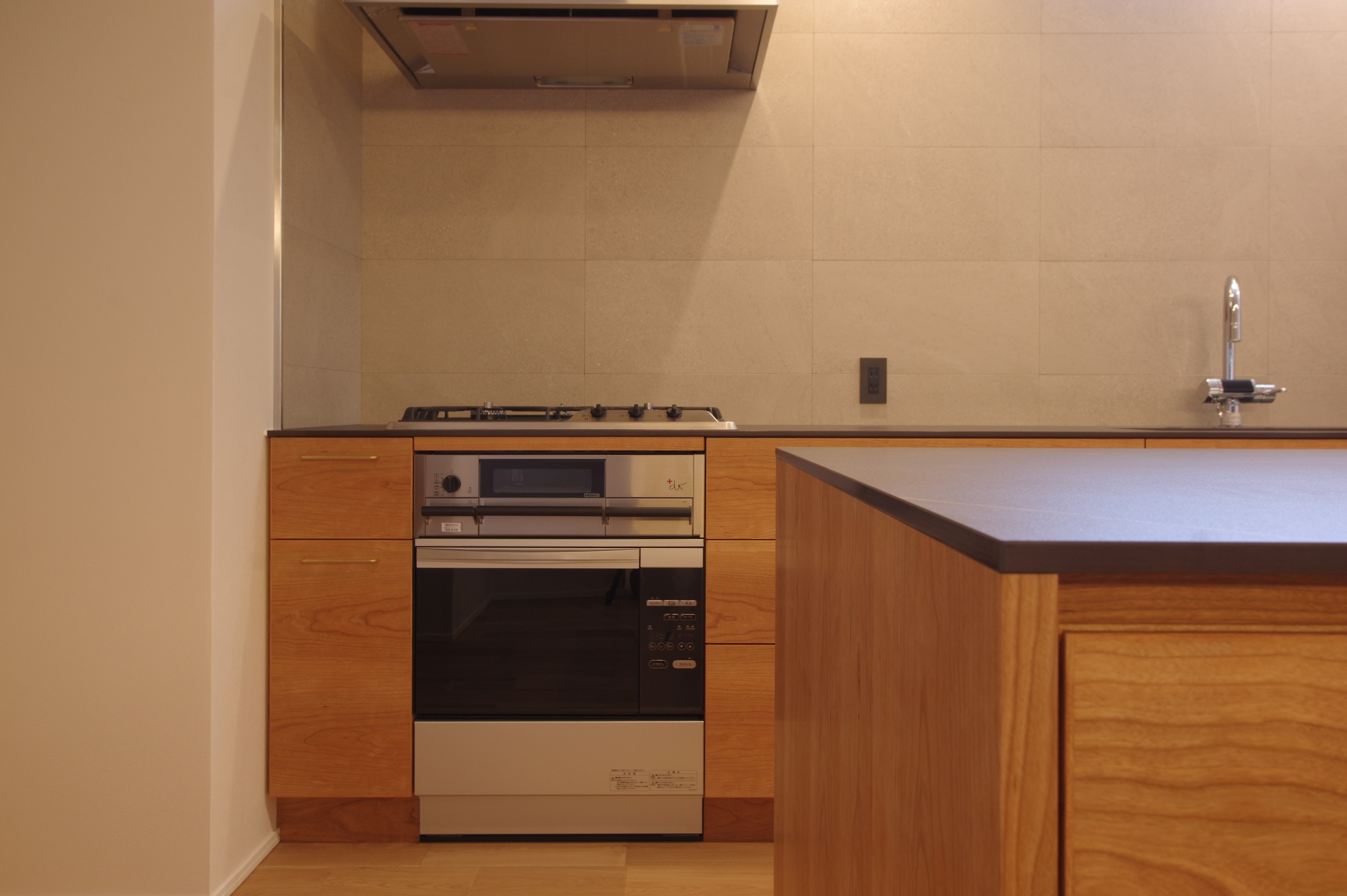 title: HOUSE 208 | Page No,221 | No.4 | sync-furniture | 株式会社 SYNC | 福岡県 家具工房 | オーダーメイドキッチン