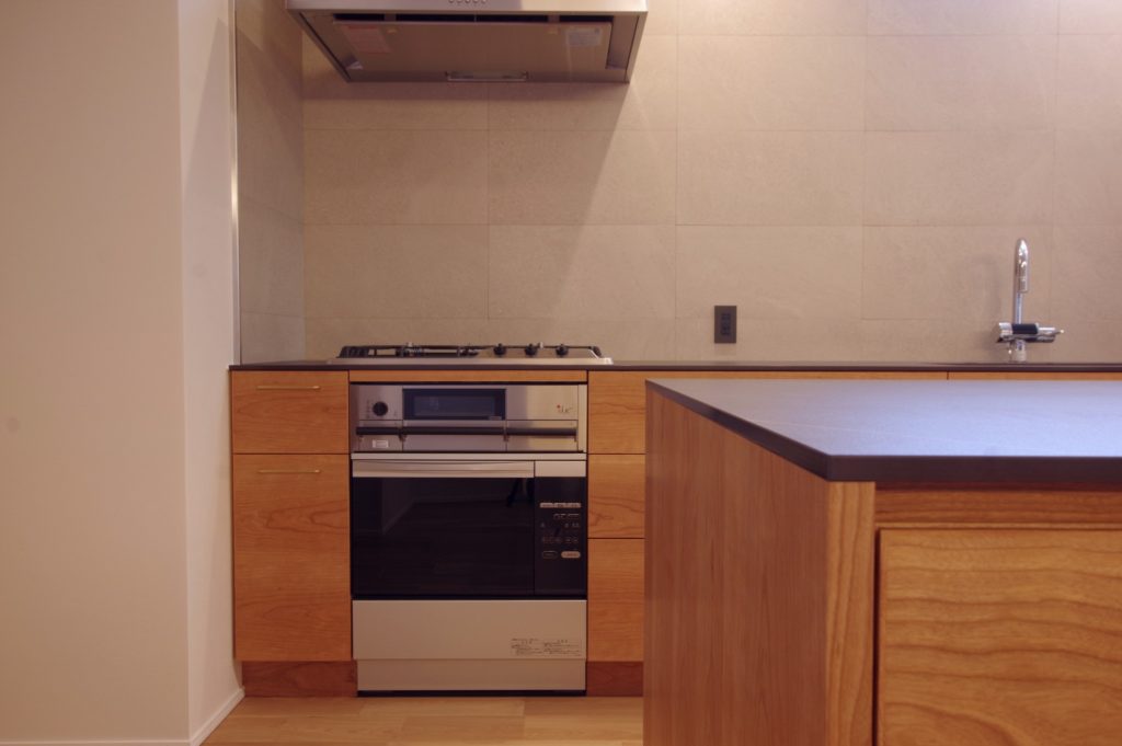 title: HOUSE 208 | Page No,221 | No.3 | sync-furniture | 株式会社 SYNC | 福岡県 家具工房 | オーダーメイドキッチン