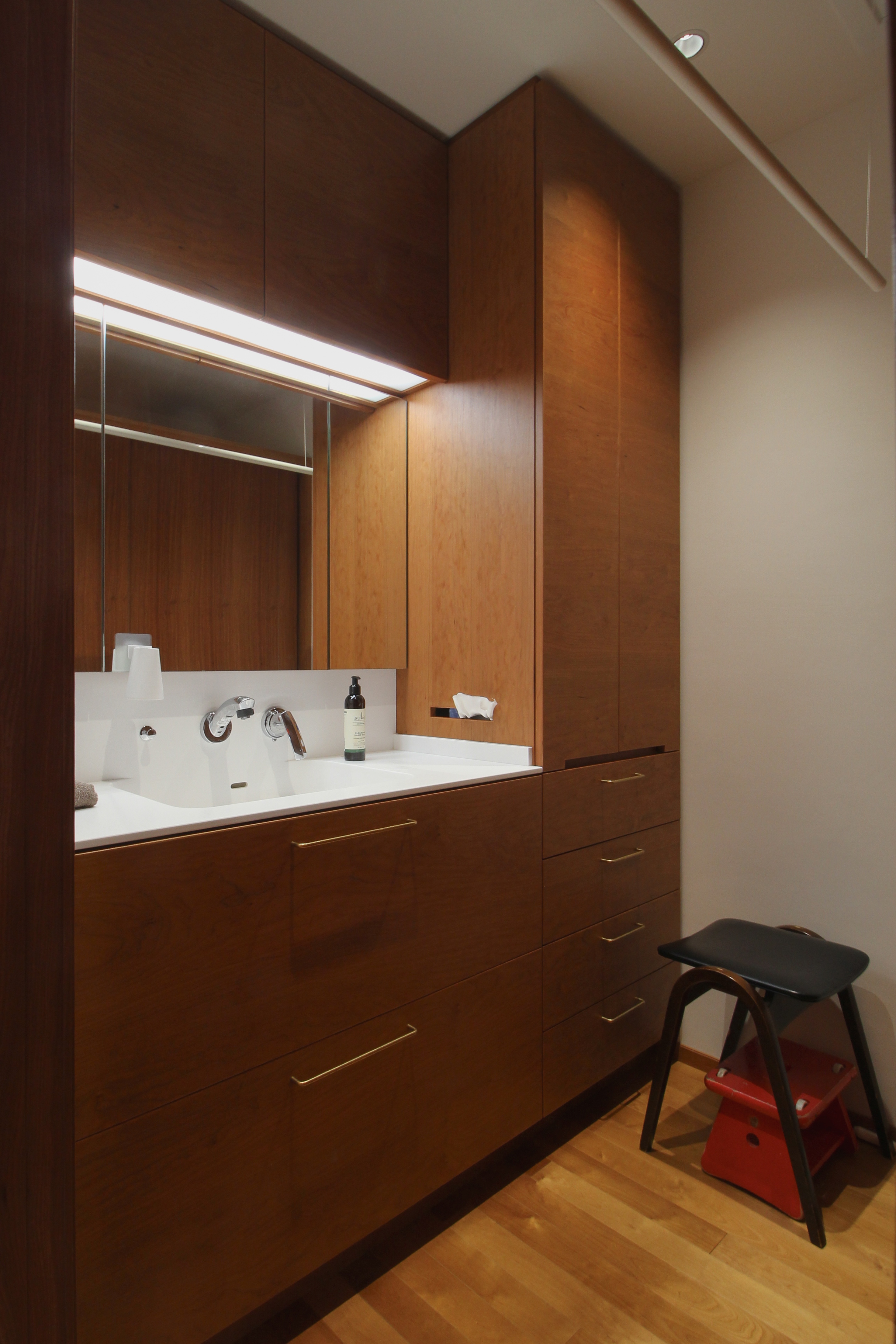 title: HOUSE 215 | Page No,228 | No.10 | sync-furniture | 株式会社 SYNC | 福岡県 家具工房 | オーダーメイドキッチン