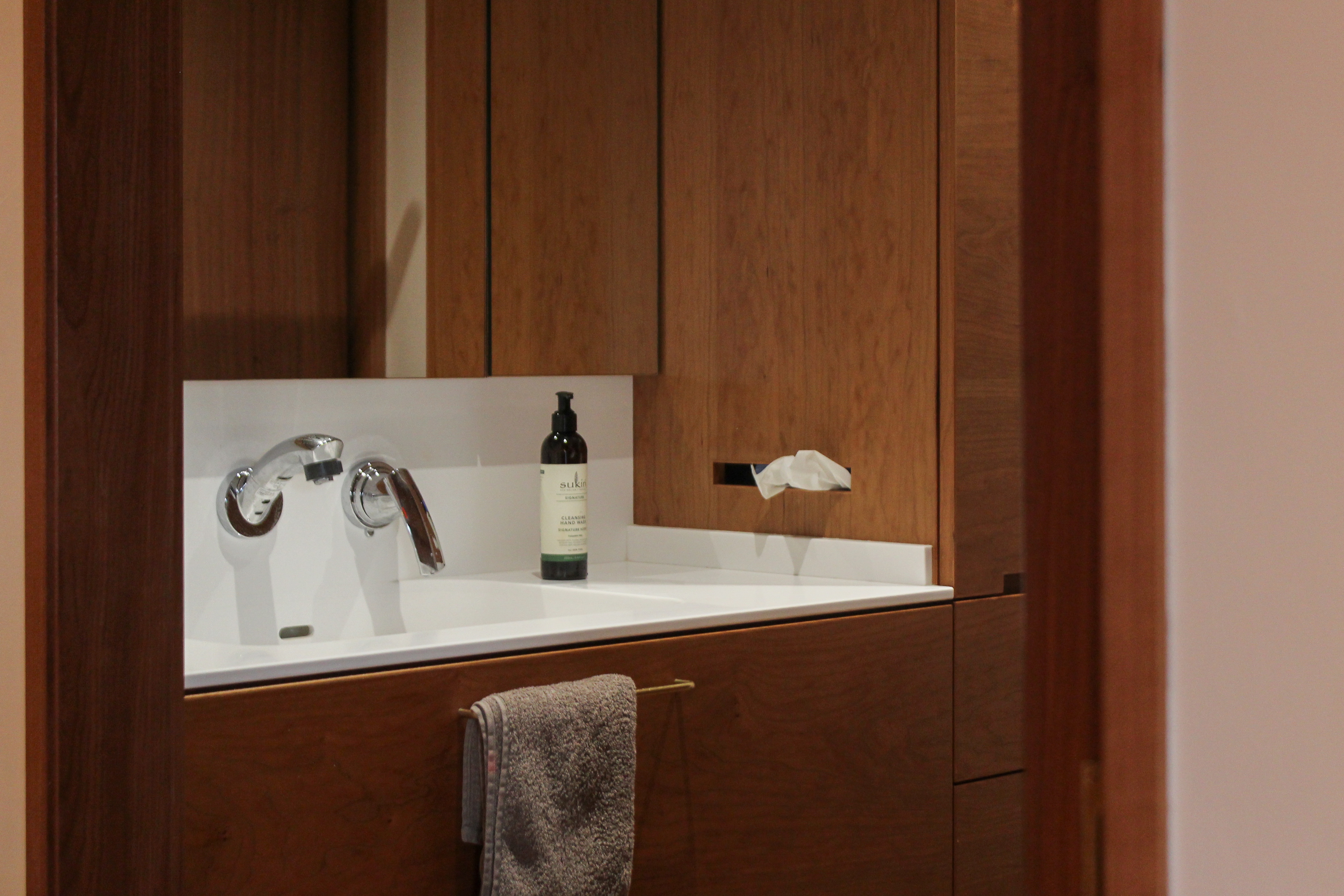 title: HOUSE 215 | Page No,228 | No.11 | sync-furniture | 株式会社 SYNC | 福岡県 家具工房 | オーダーメイドキッチン