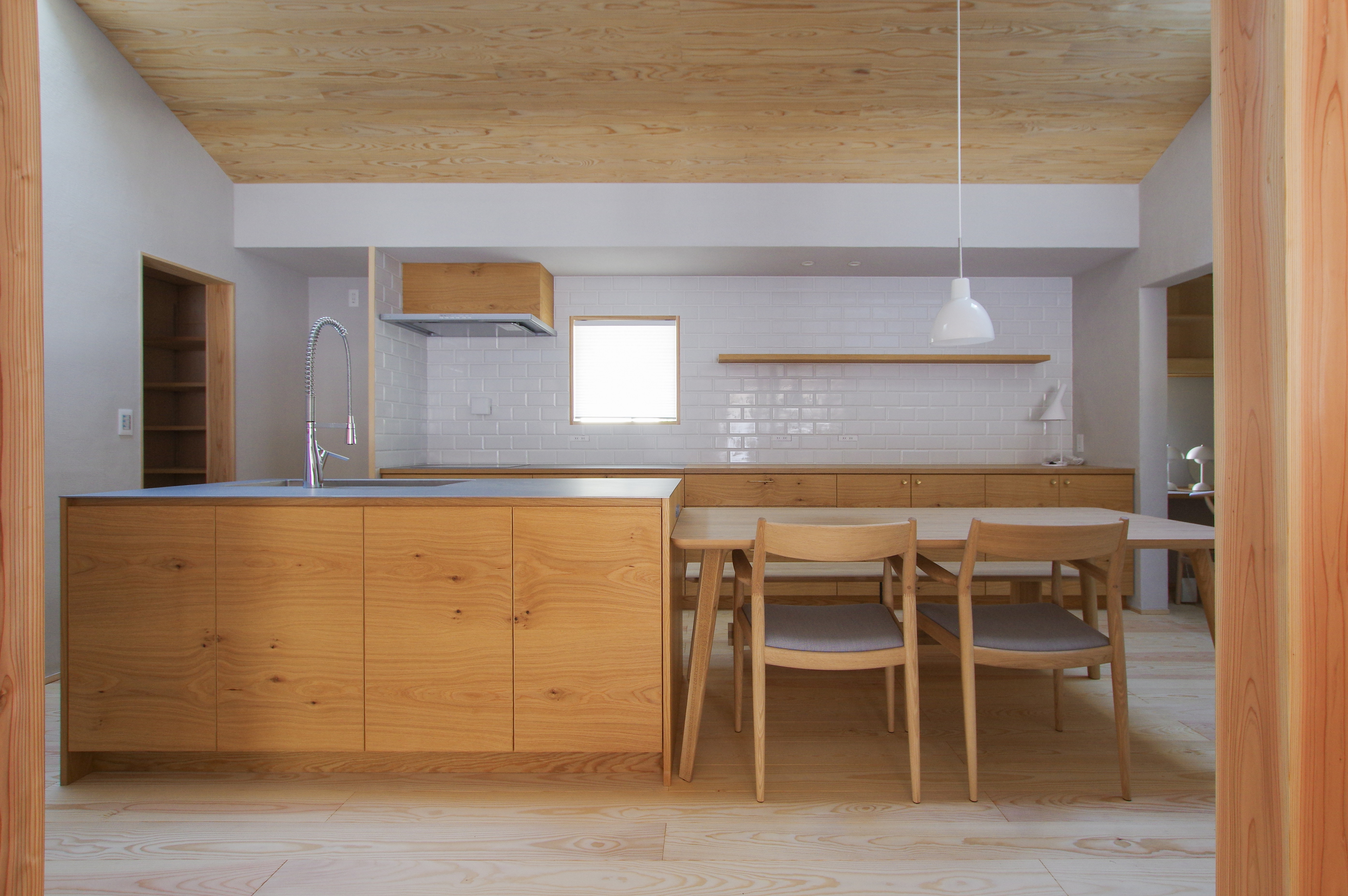 title: HOUSE 217 | Page No,230 | No.2 | sync-furniture | 株式会社 SYNC | 福岡県 家具工房 | オーダーメイドキッチン
