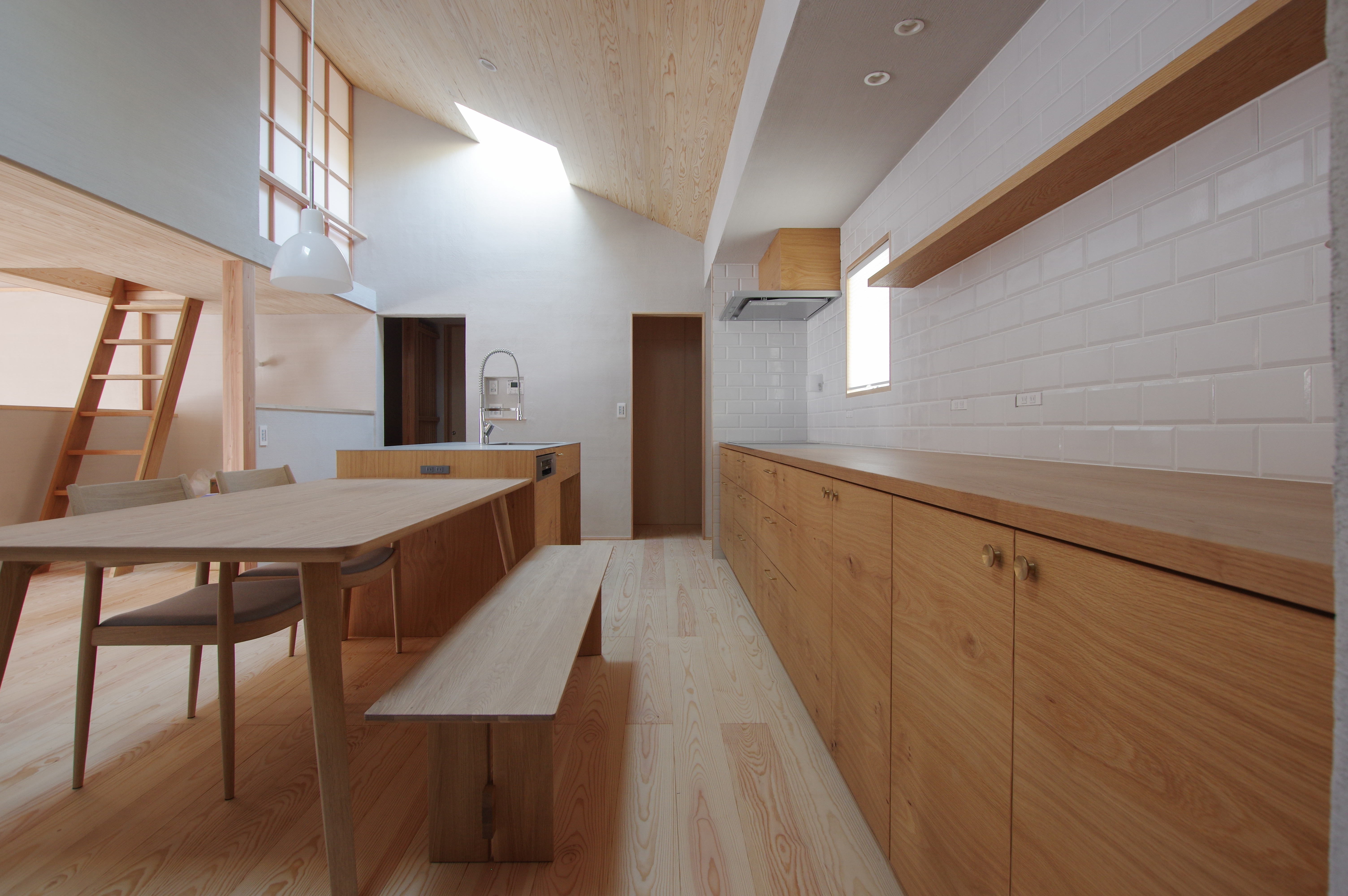 title: HOUSE 217 | Page No,230 | No.3 | sync-furniture | 株式会社 SYNC | 福岡県 家具工房 | オーダーメイドキッチン