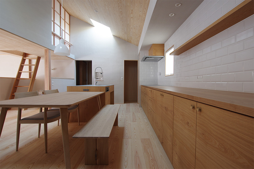 title: HOUSE 217 | Page No,230 | No.8 | sync-furniture | 株式会社 SYNC | 福岡県 家具工房 | オーダーメイドキッチン