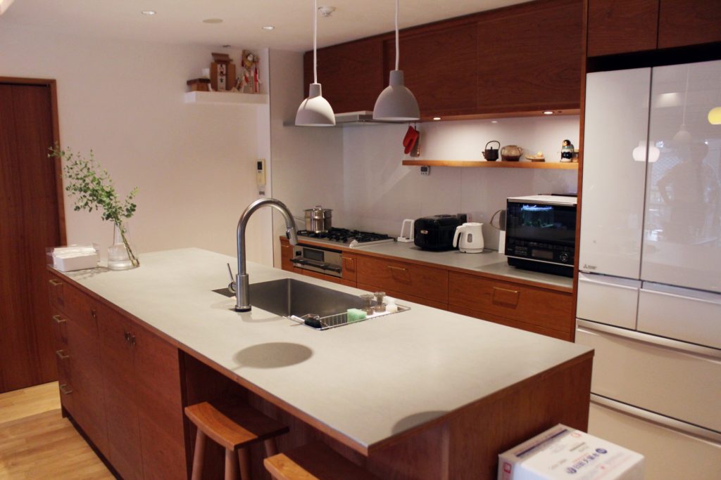 title: HOUSE 215 | Page No,228 | No.4 | sync-furniture | 株式会社 SYNC | 福岡県 家具工房 | オーダーメイドキッチン