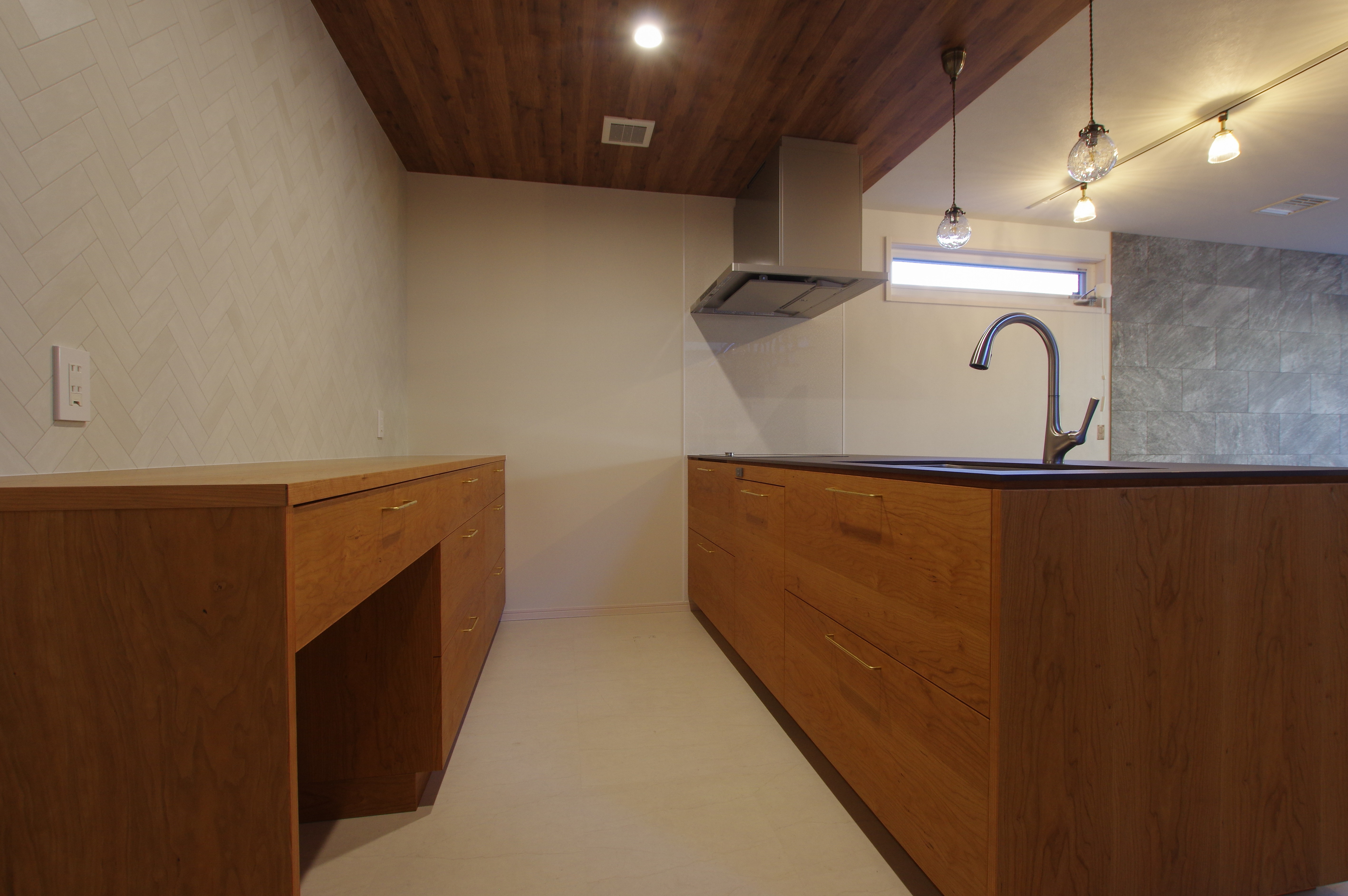 title: HOUSE 218 | Page No,231 | No.4 | sync-furniture | 株式会社 SYNC | 福岡県 家具工房 | オーダーメイドキッチン