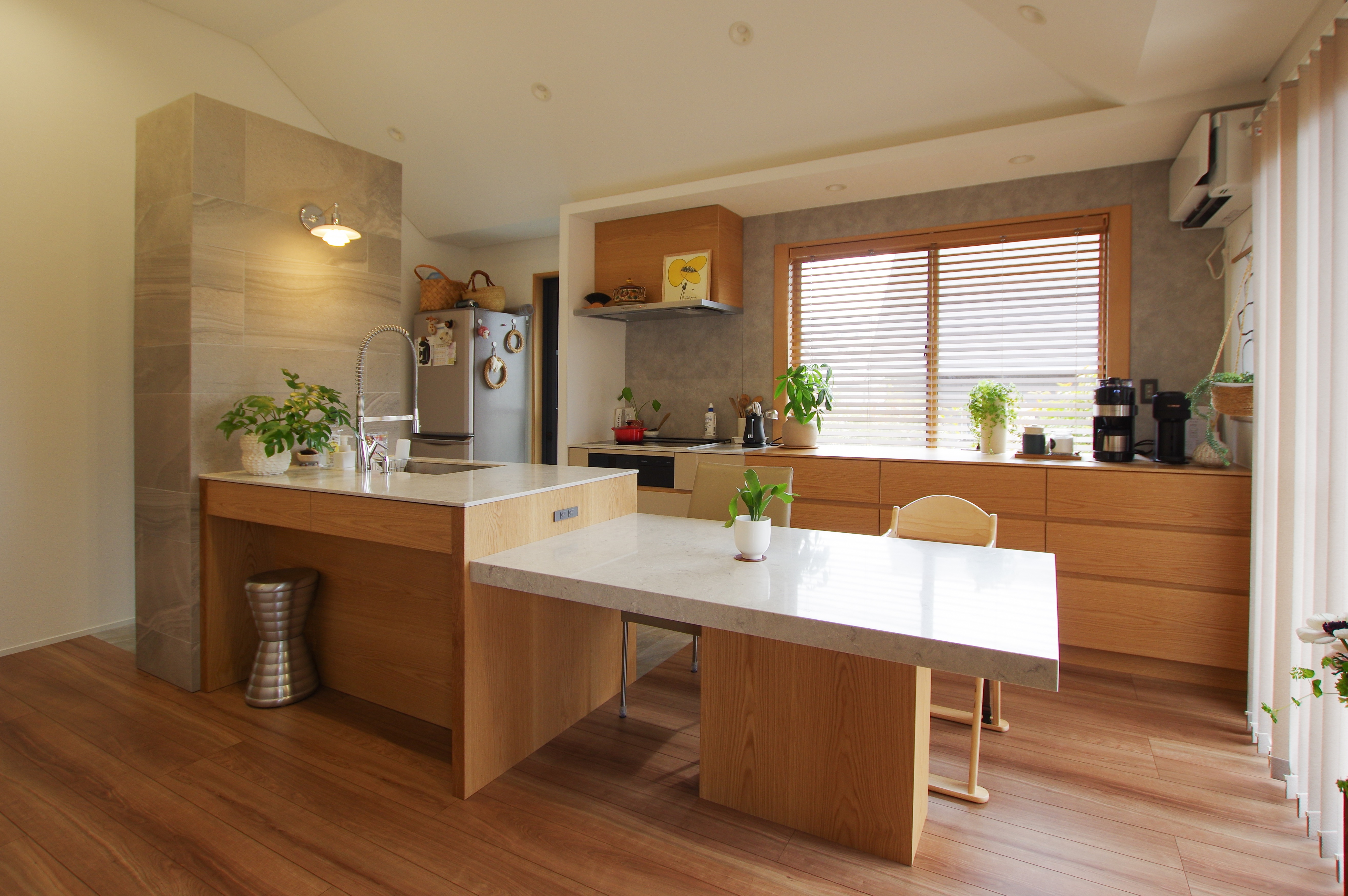 title: HOUSE 220 | Page No,233 | No.1 | sync-furniture | 株式会社 SYNC | 福岡県 家具工房 | オーダーメイドキッチン