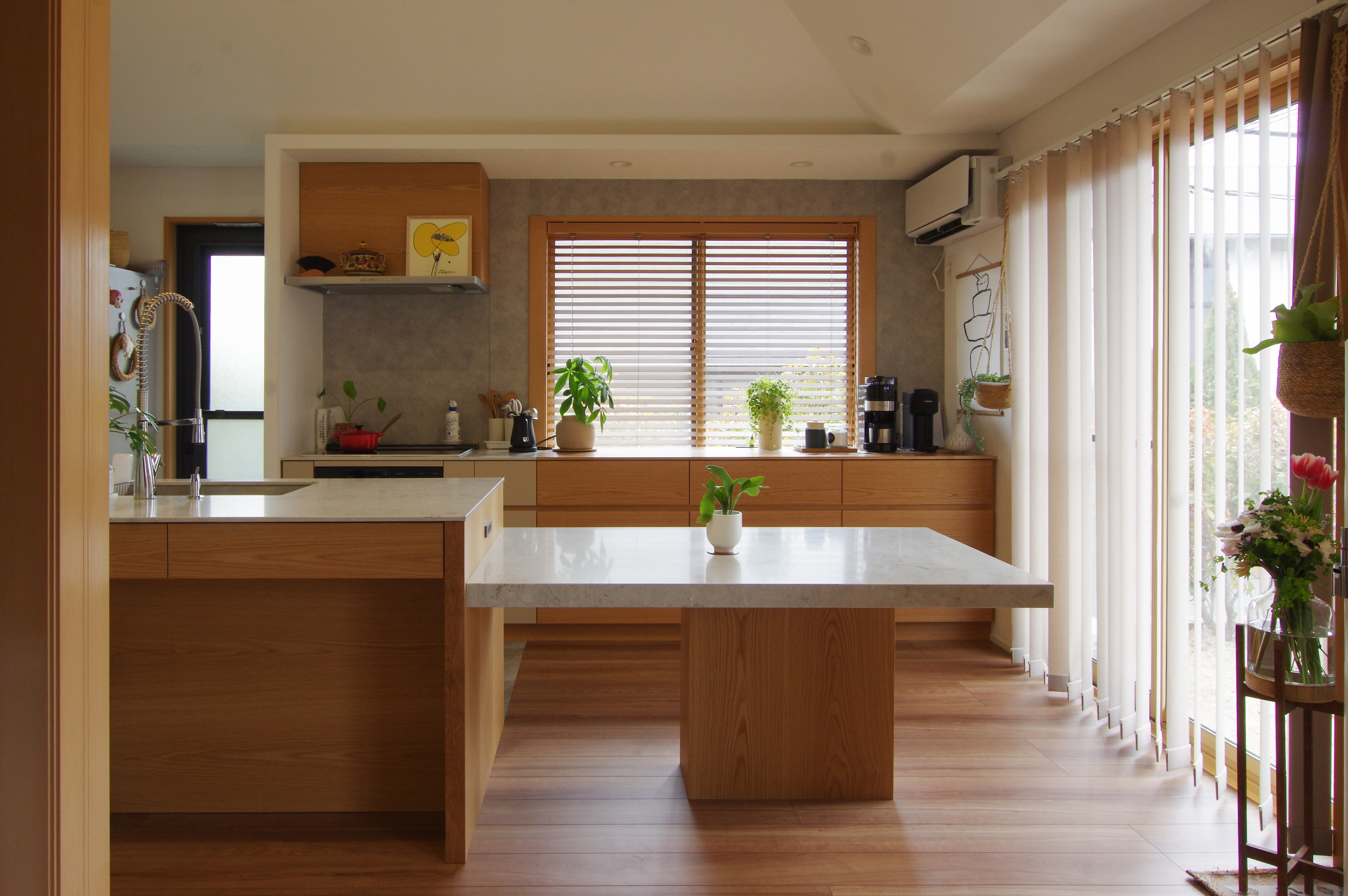 title: HOUSE 220 | Page No,233 | No.2 | sync-furniture | 株式会社 SYNC | 福岡県 家具工房 | オーダーメイドキッチン