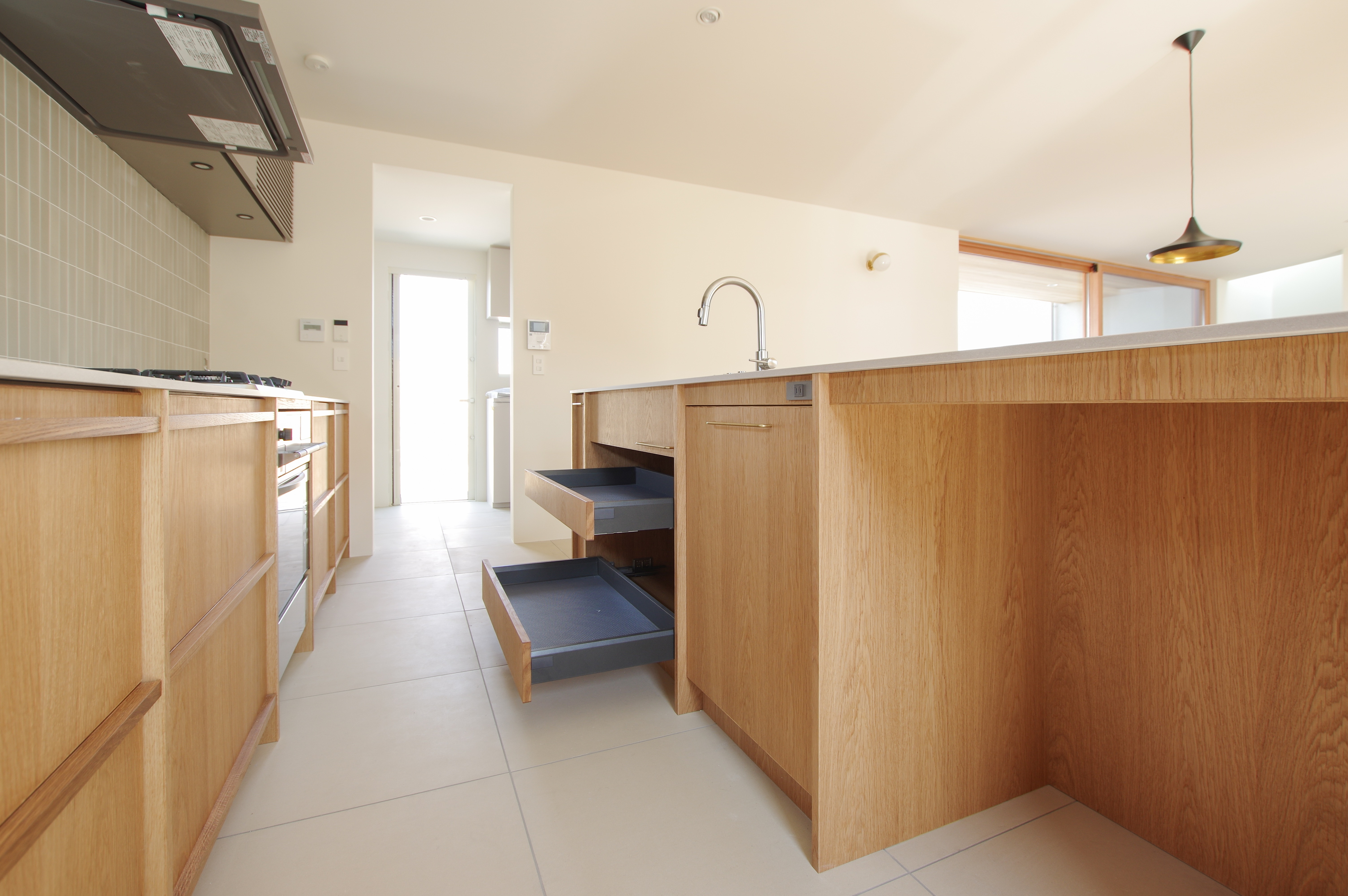 title: HOUSE 224 | Page No,237 | No.11 | sync-furniture | 株式会社 SYNC | 福岡県 家具工房 | オーダーメイドキッチン