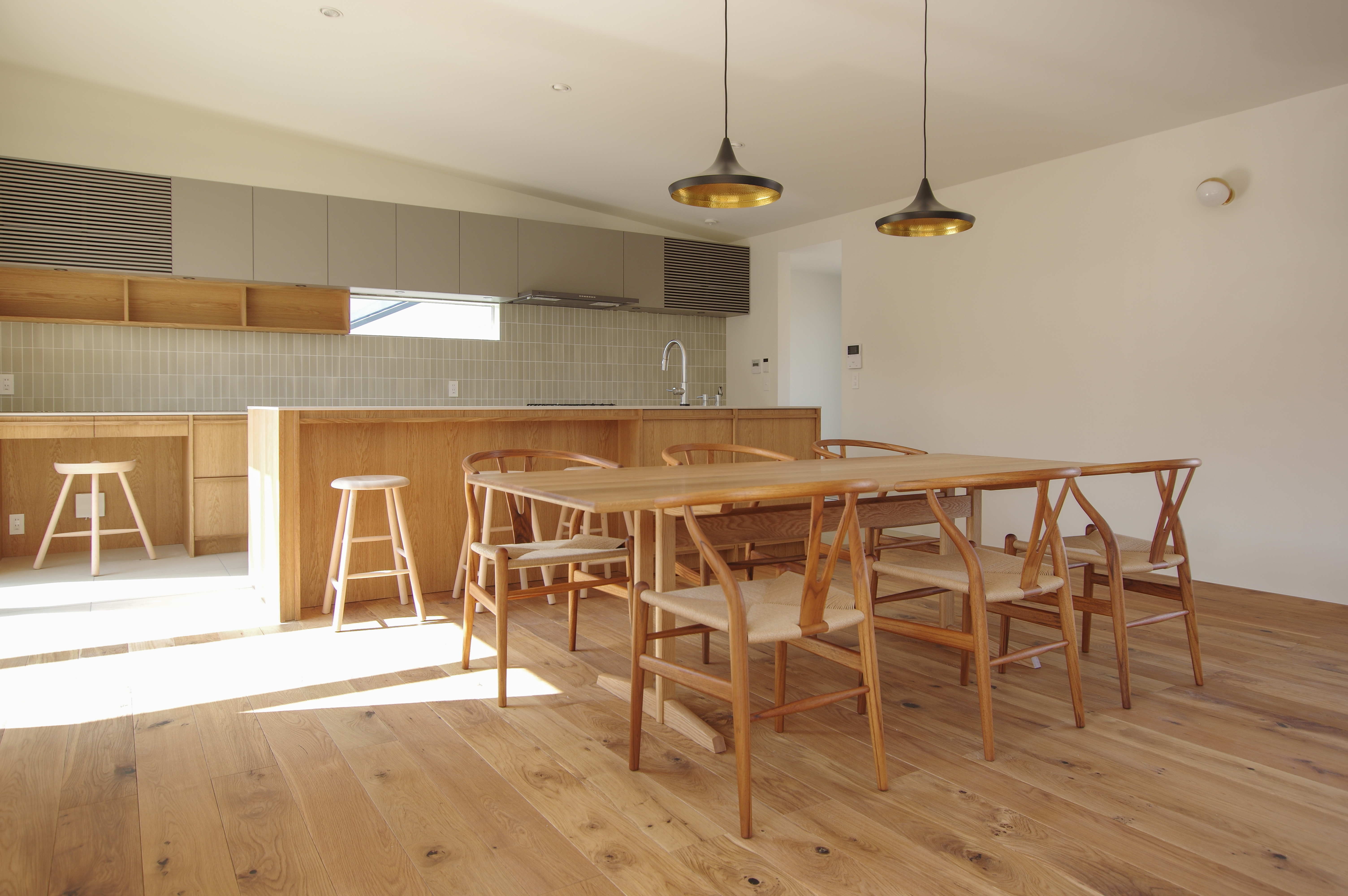 title: HOUSE 224 | Page No,237 | No.16 | sync-furniture | 株式会社 SYNC | 福岡県 家具工房 | オーダーメイドキッチン