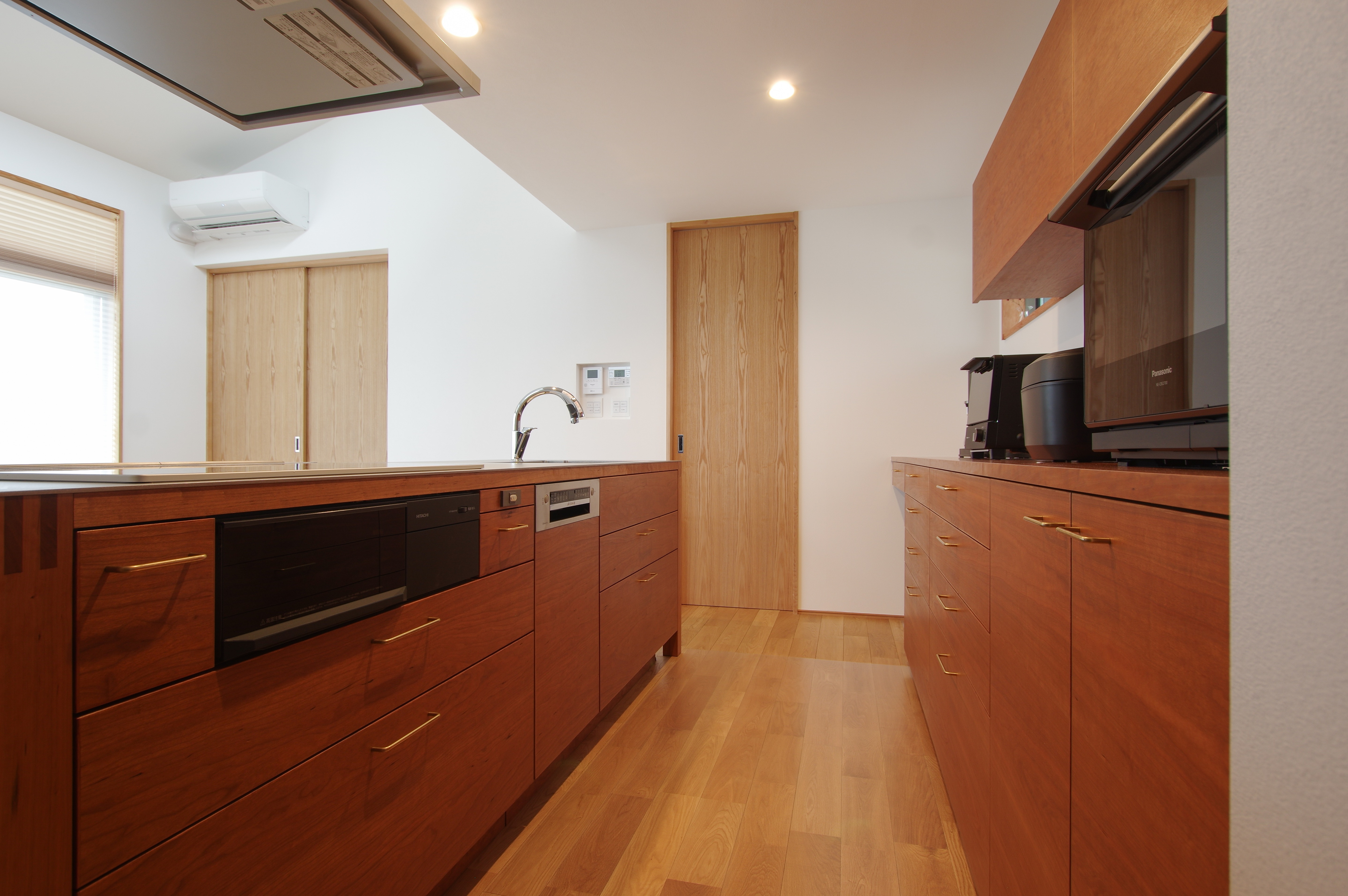 title: HOUSE 227 | Page No,240 | No.5 | sync-furniture | 株式会社 SYNC | 福岡県 家具工房 | オーダーメイドキッチン