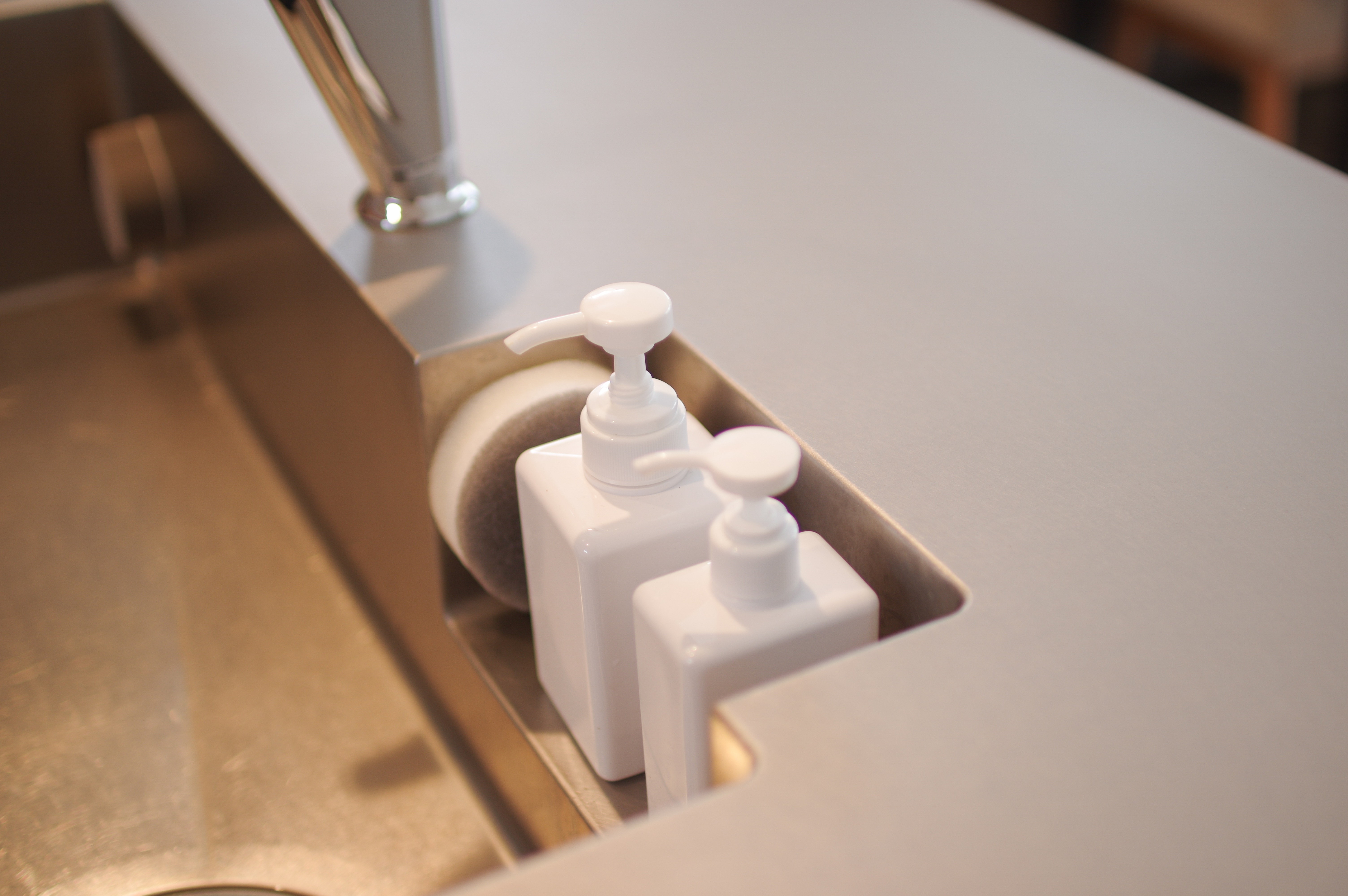 title: HOUSE 227 | Page No,240 | No.6 | sync-furniture | 株式会社 SYNC | 福岡県 家具工房 | オーダーメイドキッチン