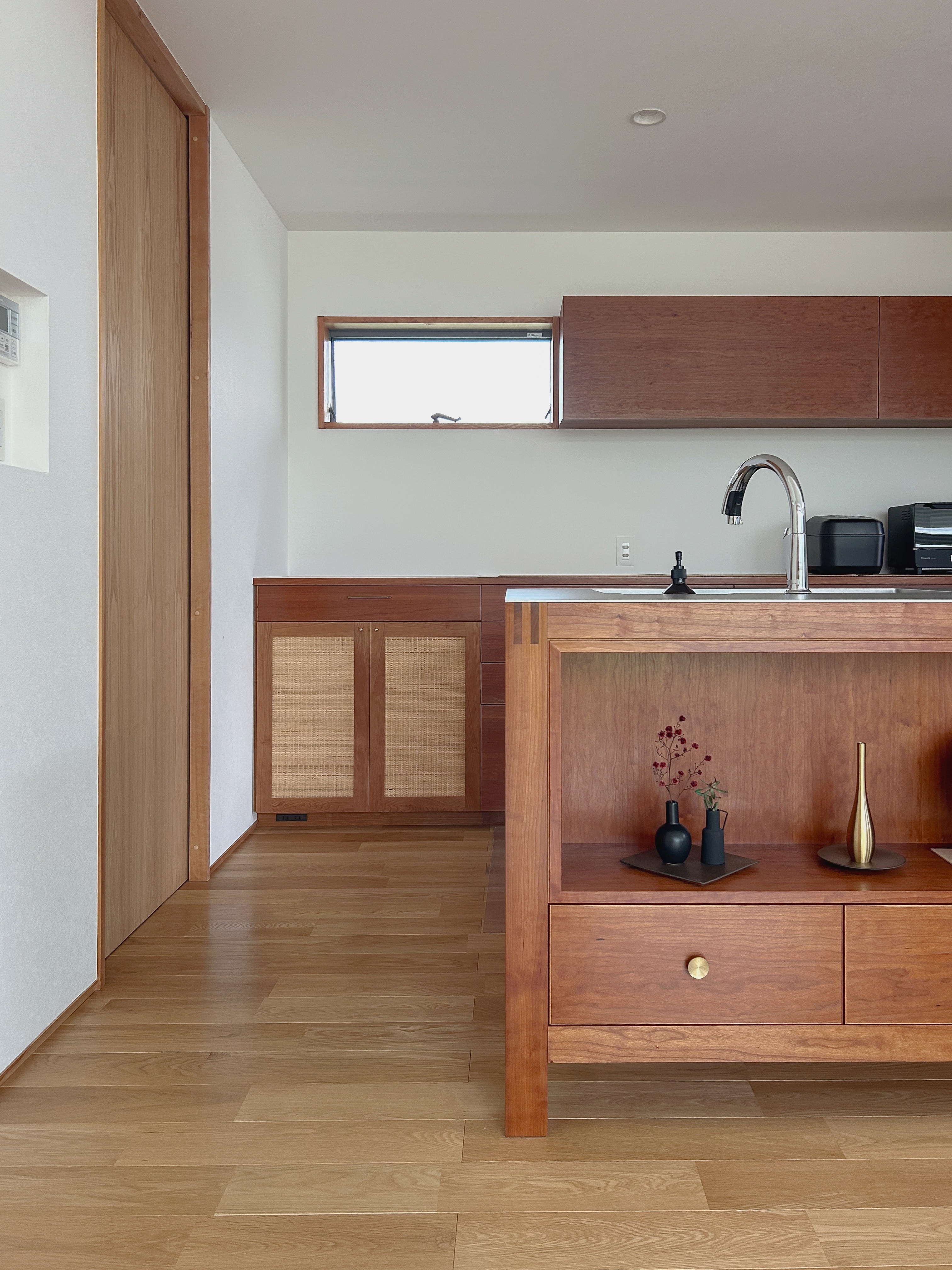title: HOUSE 227 | Page No,240 | No.6 | sync-furniture | 株式会社 SYNC | 福岡県 家具工房 | オーダーメイドキッチン