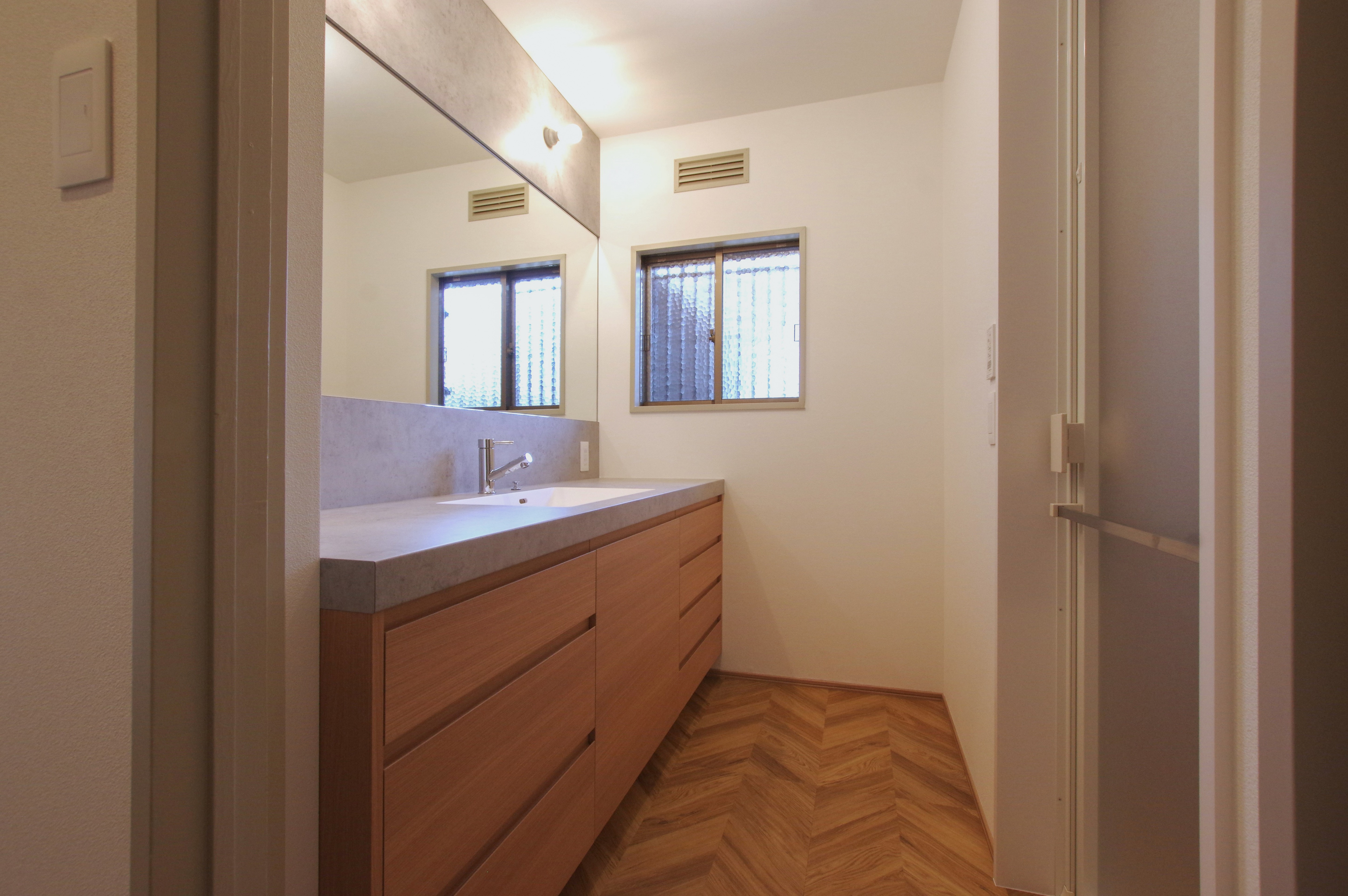 title: HOUSE 228 | Page No,241 | No.8 | sync-furniture | 株式会社 SYNC | 福岡県 家具工房 | オーダーメイドキッチン
