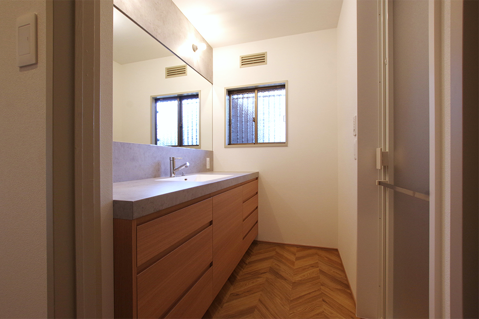 title: HOUSE 228 | Page No,241 | No.5 | sync-furniture | 株式会社 SYNC | 福岡県 家具工房 | オーダーメイドキッチン