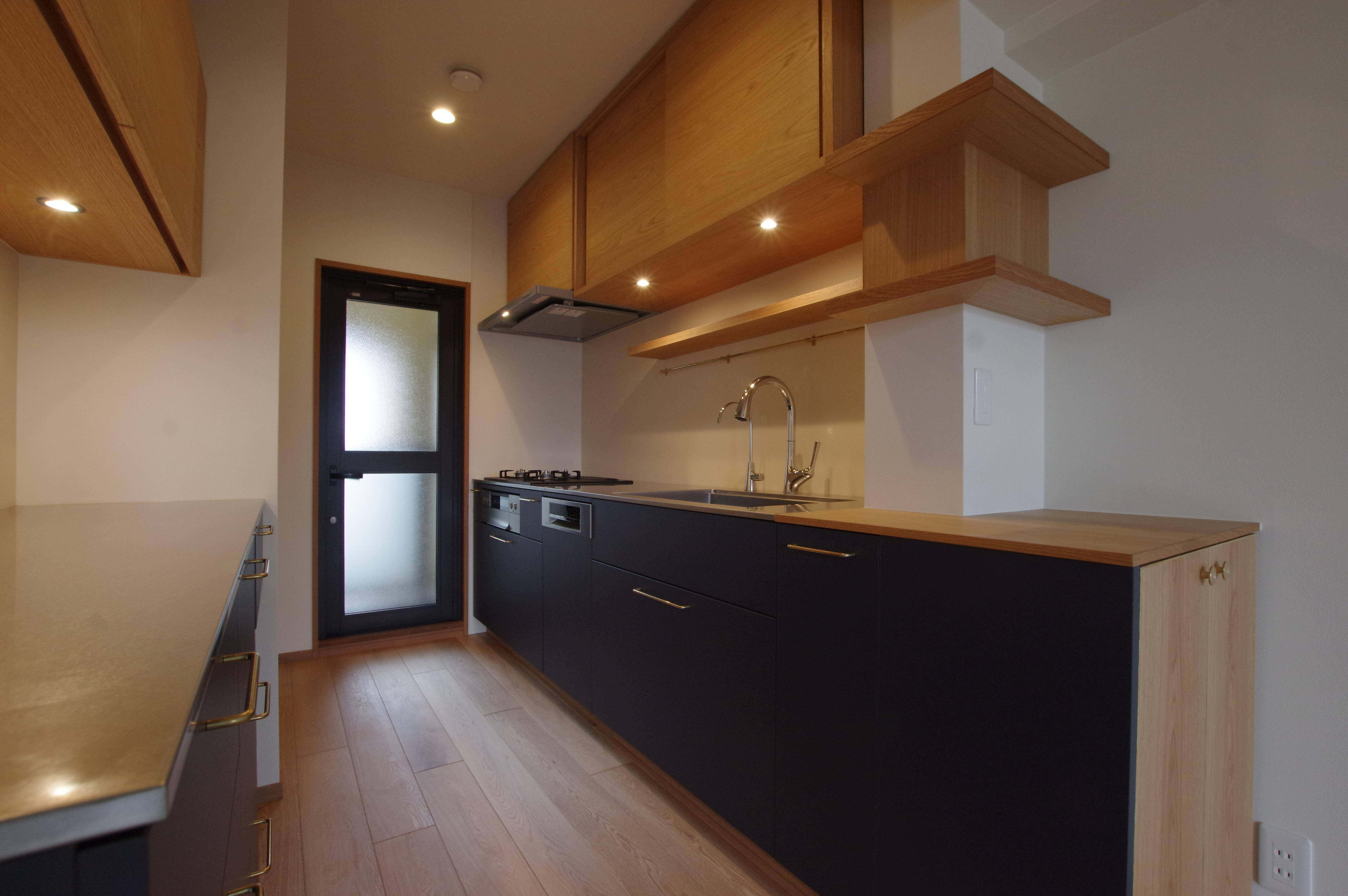 title: HOUSE 230 | Page No,243 | No.4 | sync-furniture | 株式会社 SYNC | 福岡県 家具工房 | オーダーメイドキッチン