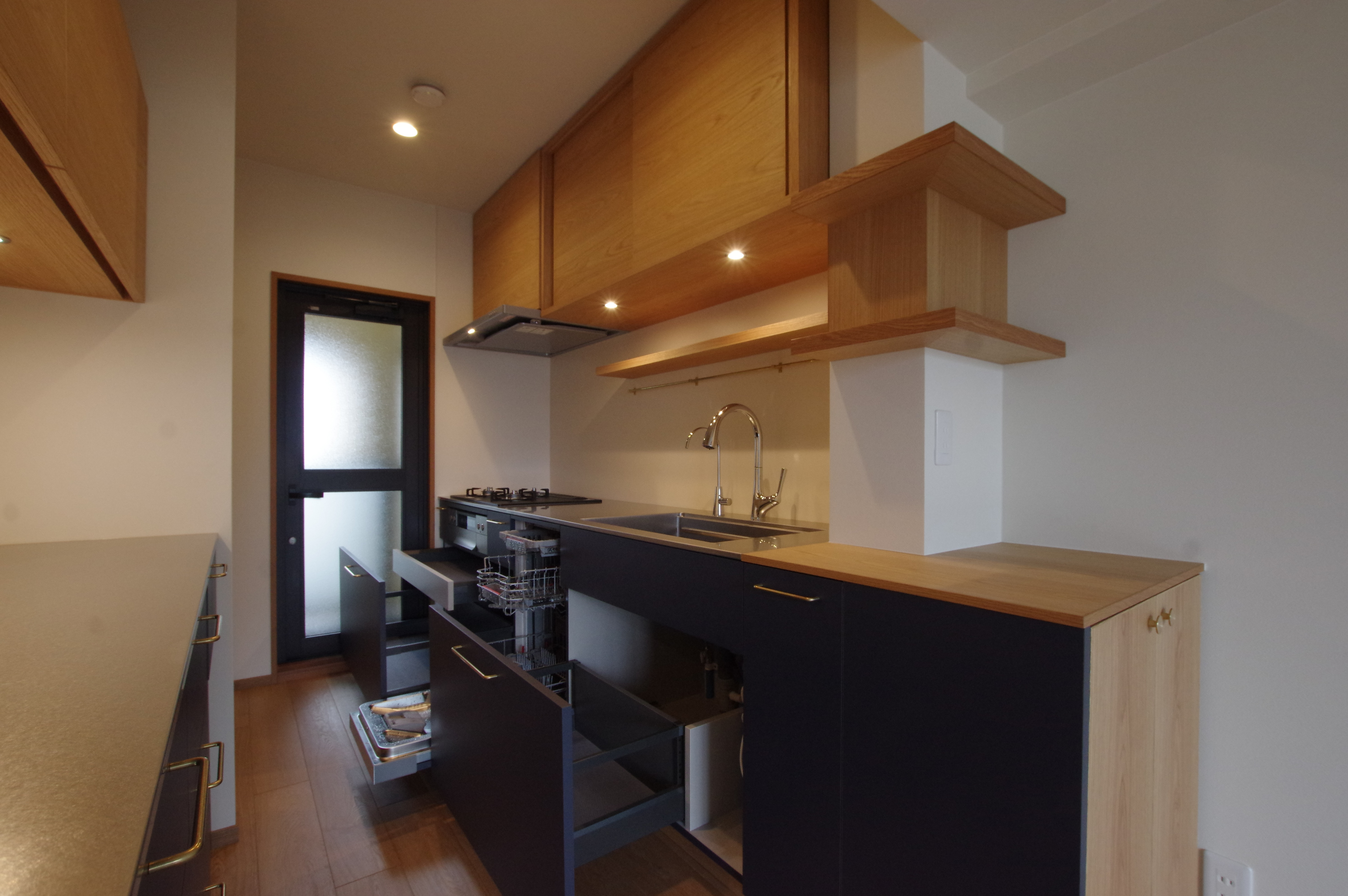 title: HOUSE 230 | Page No,243 | No.6 | sync-furniture | 株式会社 SYNC | 福岡県 家具工房 | オーダーメイドキッチン