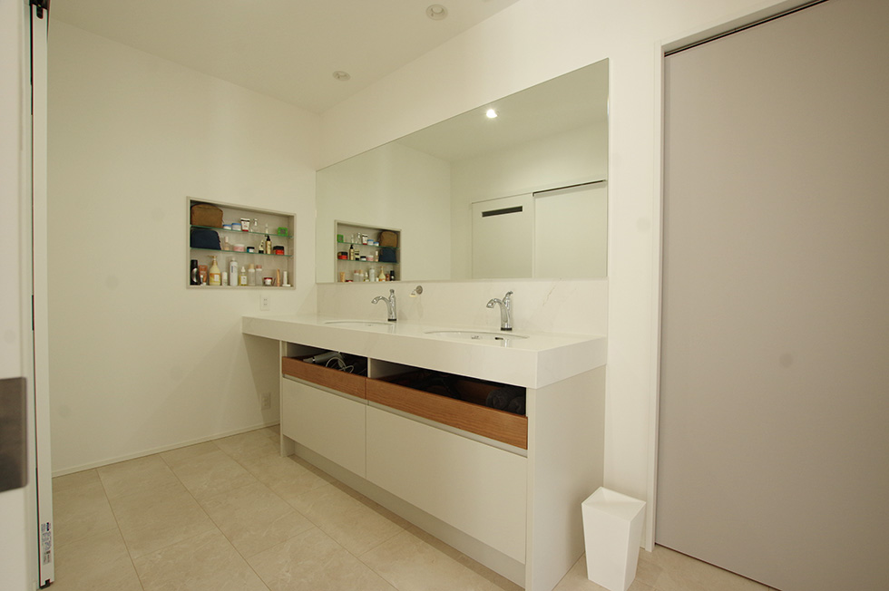 title: HOUSE 229 | Page No,242 | No.8 | sync-furniture | 株式会社 SYNC | 福岡県 家具工房 | オーダーメイドキッチン