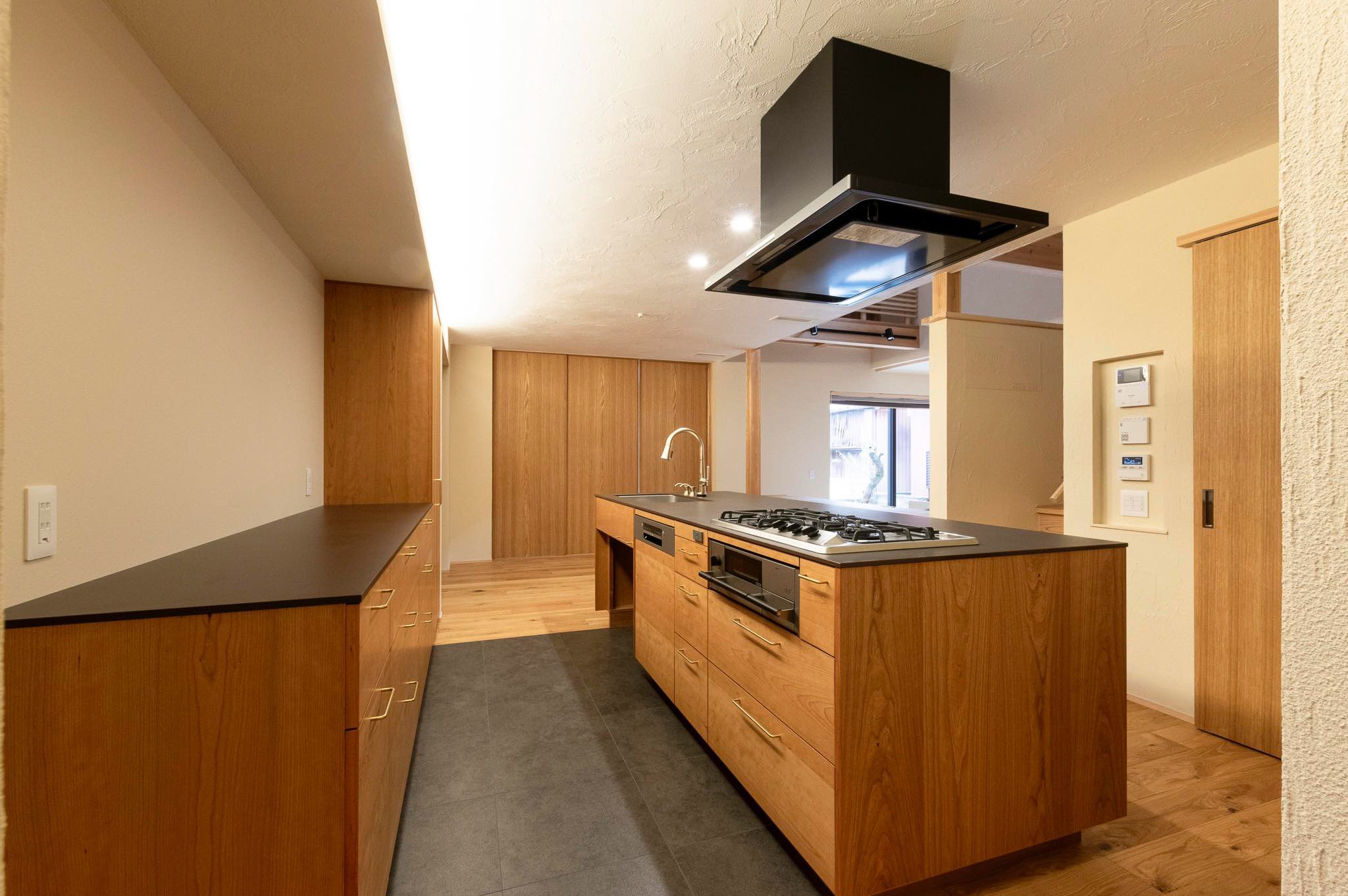 title: HOUSE 231 | Page No,244 | No.4 | sync-furniture | 株式会社 SYNC | 福岡県 家具工房 | オーダーメイドキッチン