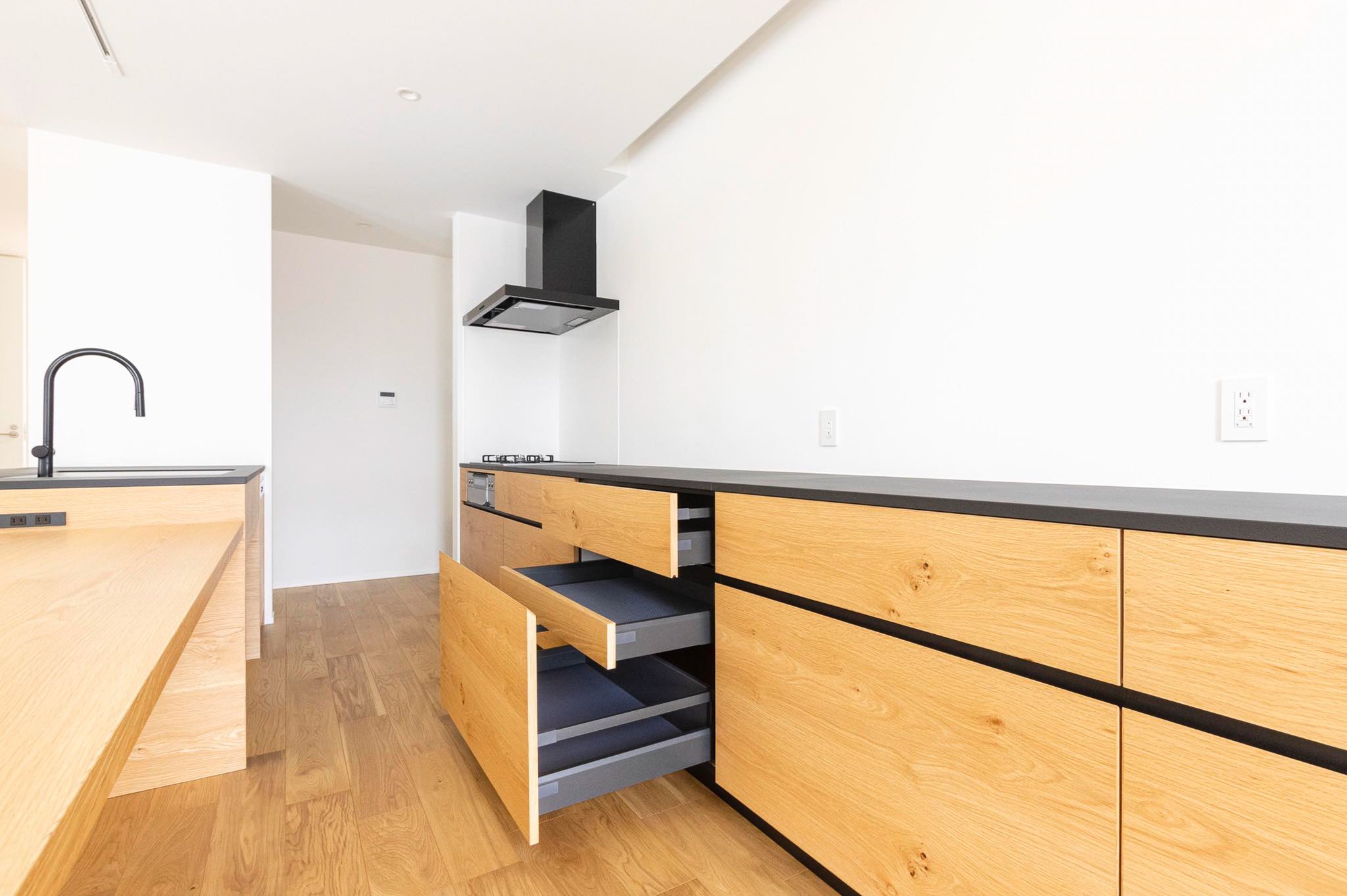 title: HOUSE 232 | Page No,245 | No.7 | sync-furniture | 株式会社 SYNC | 福岡県 家具工房 | オーダーメイドキッチン