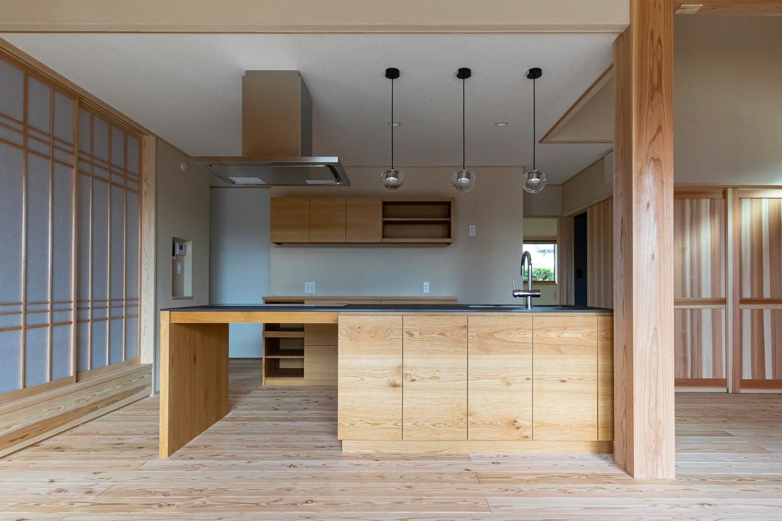 title: HOUSE 233 | Page No,246 | No.1 | sync-furniture | 株式会社 SYNC | 福岡県 家具工房 | オーダーメイドキッチン