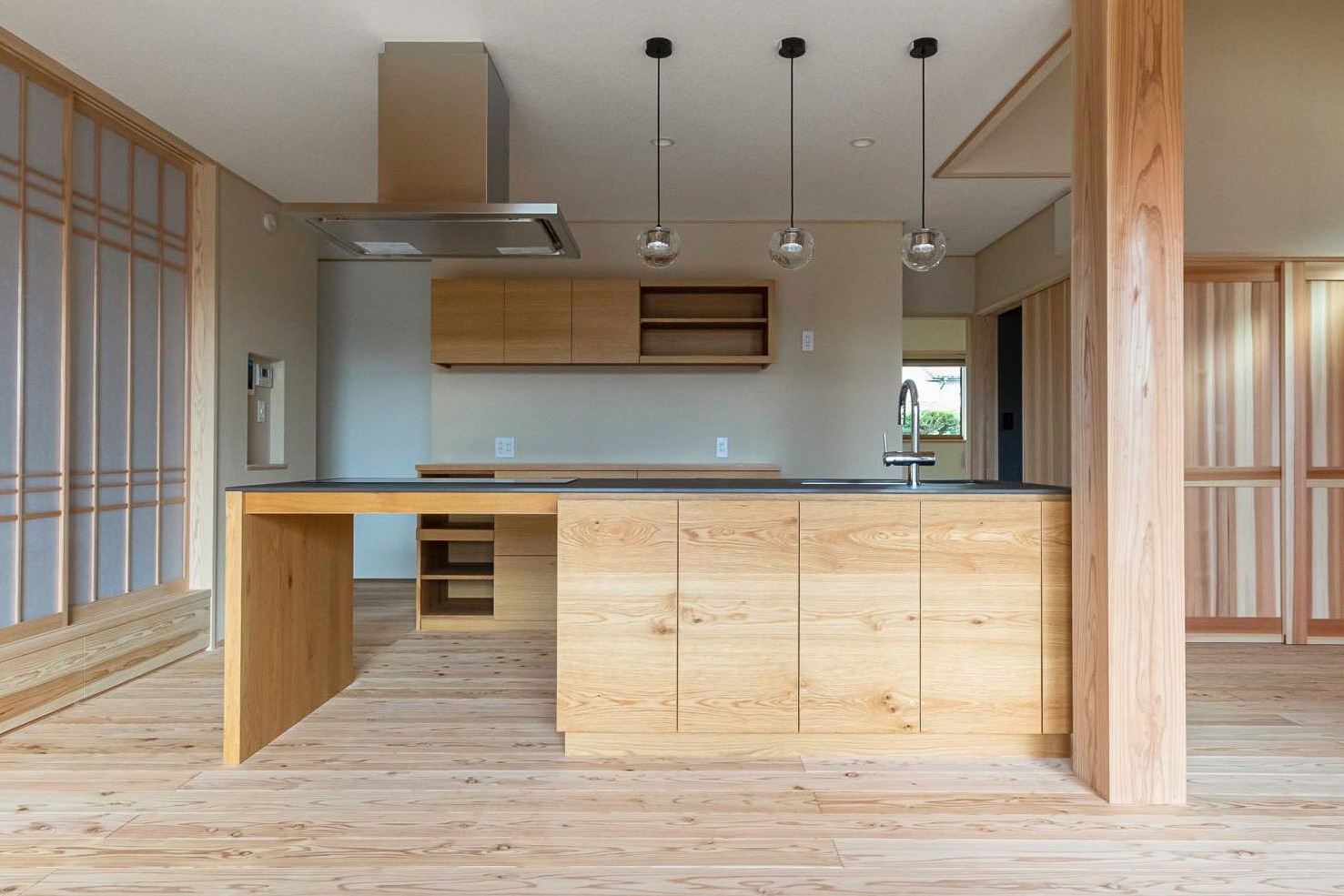 title: HOUSE 233 | Page No,246 | No.2 | sync-furniture | 株式会社 SYNC | 福岡県 家具工房 | オーダーメイドキッチン