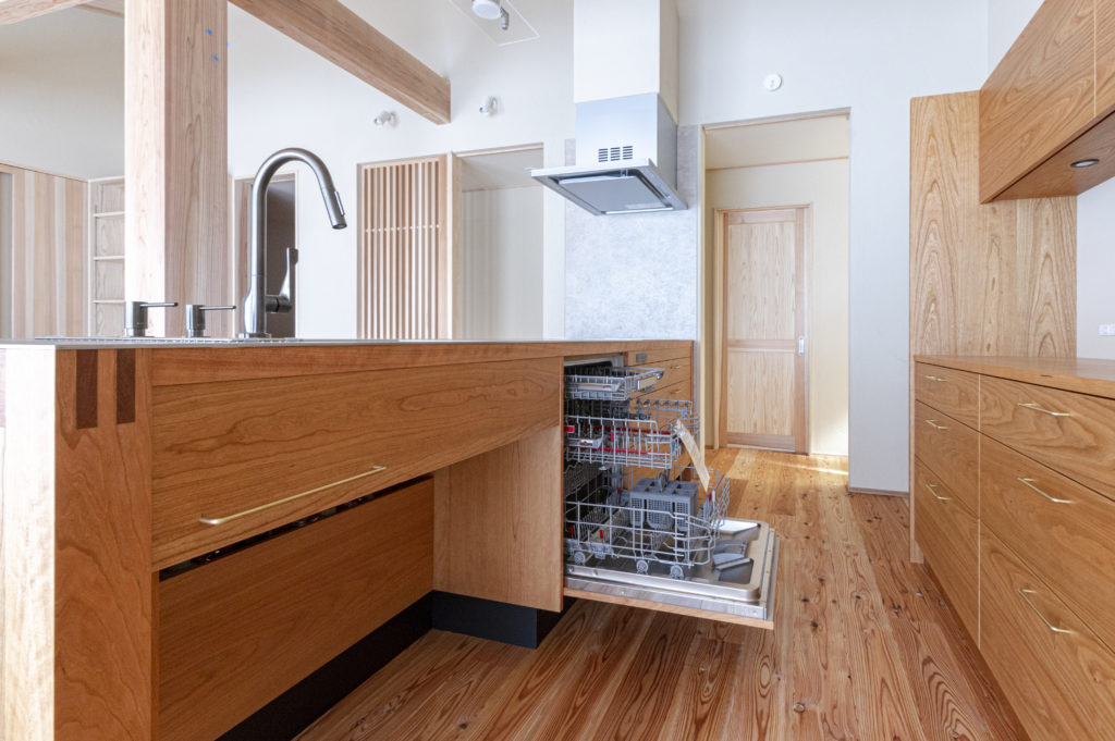 title: HOUSE 238 | Page No,251 | No.10 | sync-furniture | 株式会社 SYNC | 福岡県 家具工房 | オーダーメイドキッチン