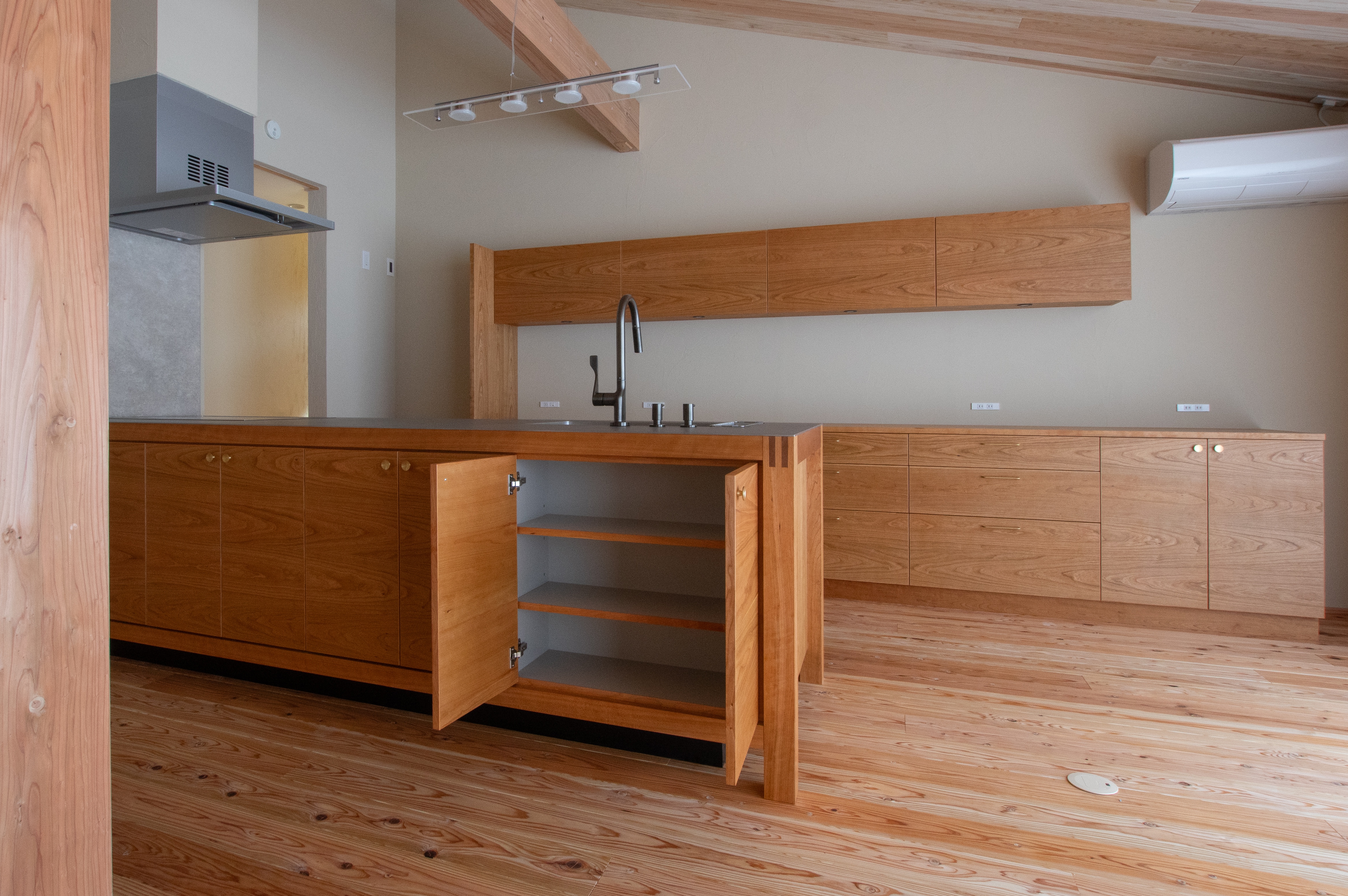 title: HOUSE 238 | Page No,251 | No.5 | sync-furniture | 株式会社 SYNC | 福岡県 家具工房 | オーダーメイドキッチン