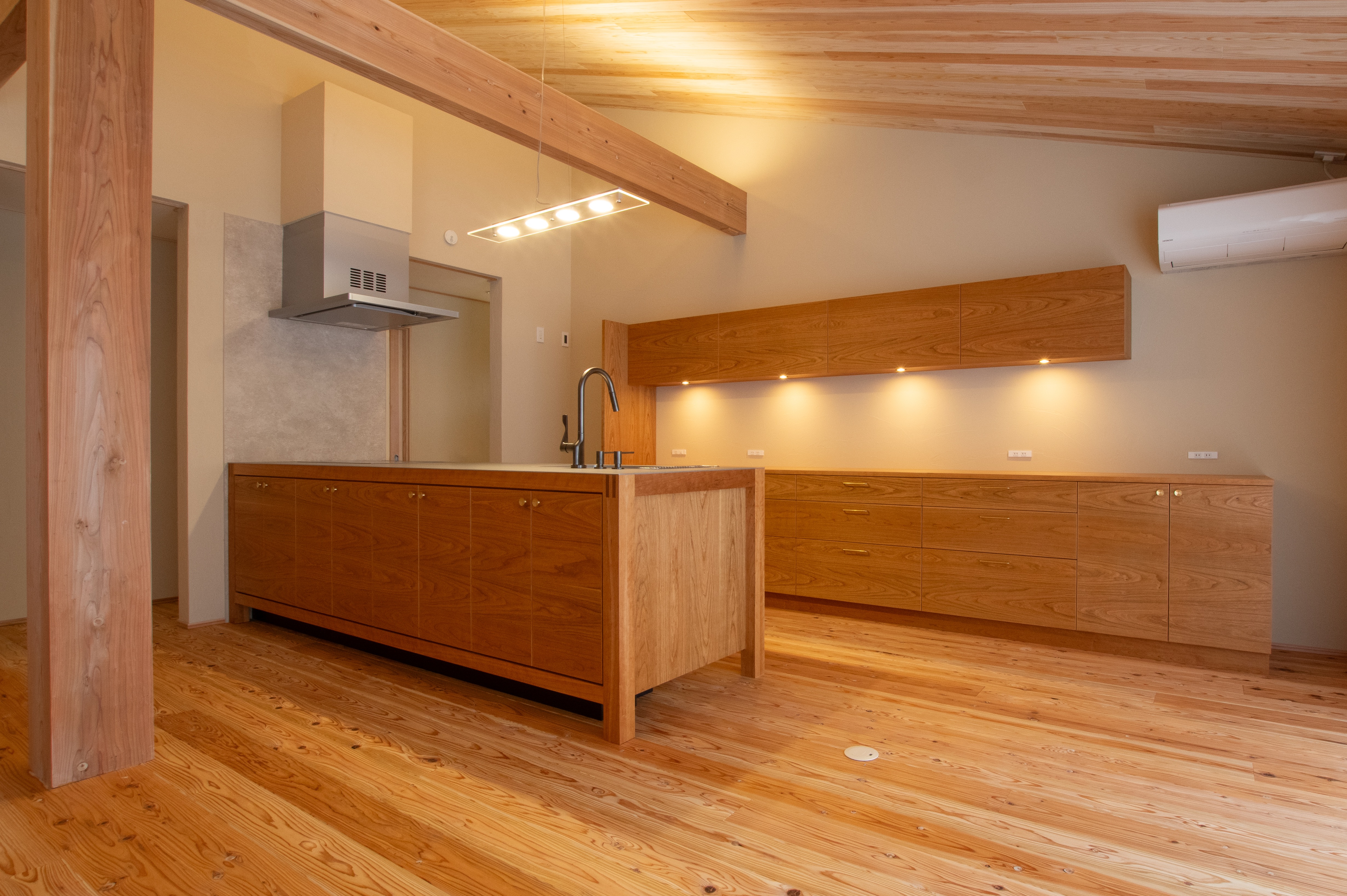 title: HOUSE 238 | Page No,251 | No.3 | sync-furniture | 株式会社 SYNC | 福岡県 家具工房 | オーダーメイドキッチン