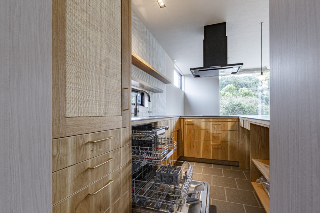 title: HOUSE 239 | Page No,252 | No.9 | sync-furniture | 株式会社 SYNC | 福岡県 家具工房 | オーダーメイドキッチン