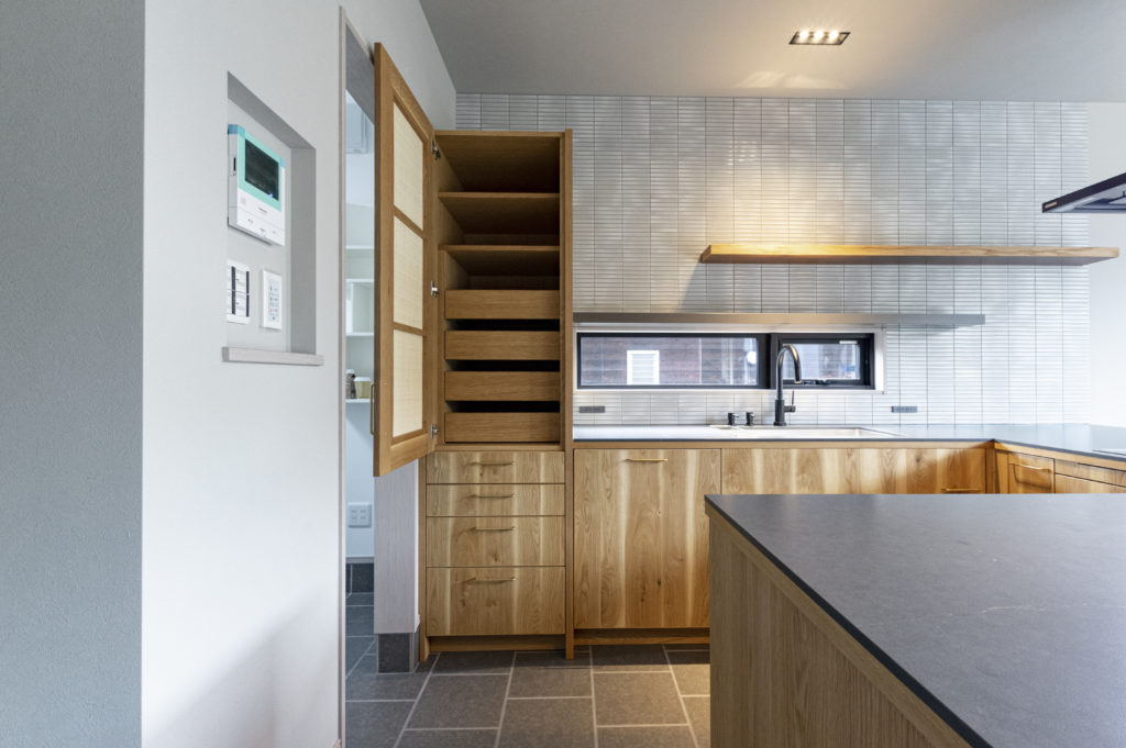 title: HOUSE 239 | Page No,252 | No.4 | sync-furniture | 株式会社 SYNC | 福岡県 家具工房 | オーダーメイドキッチン