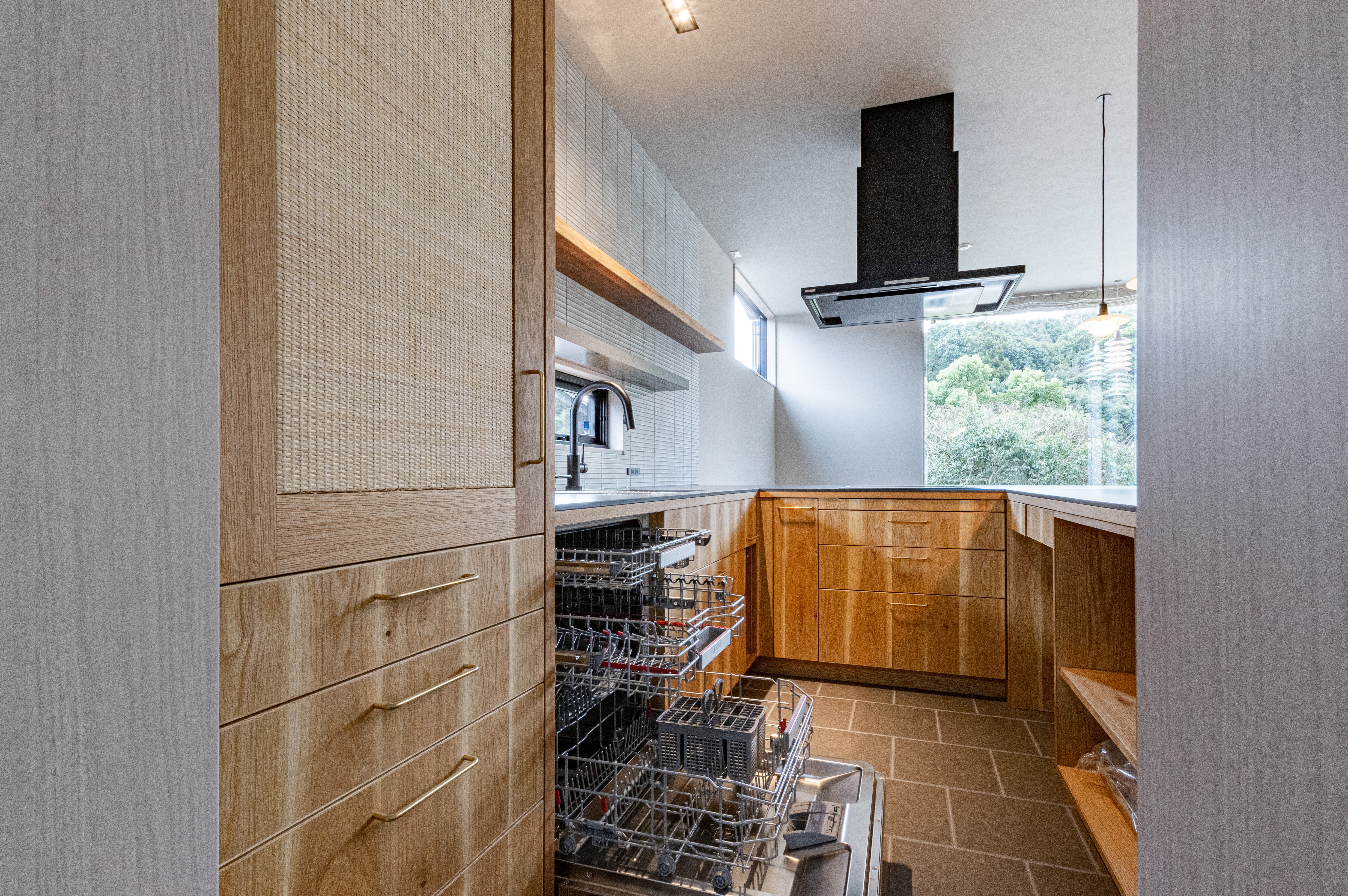 title: HOUSE 239 | Page No,252 | No.8 | sync-furniture | 株式会社 SYNC | 福岡県 家具工房 | オーダーメイドキッチン