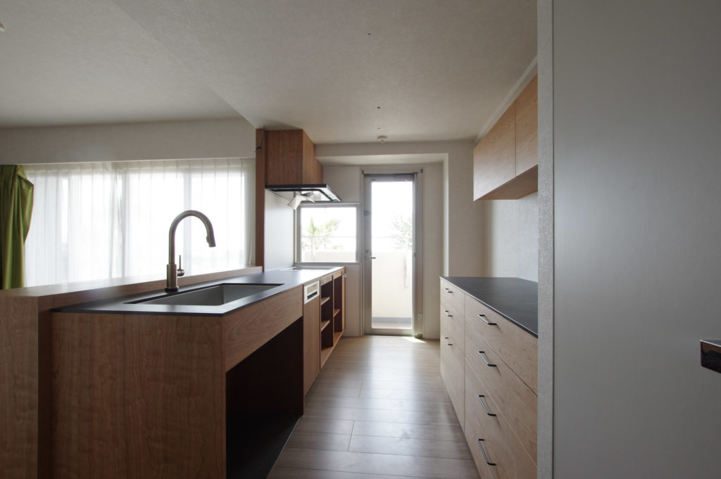 title: HOUSE 242 | Page No,255 | No.3 | sync-furniture | 株式会社 SYNC | 福岡県 家具工房 | オーダーメイドキッチン