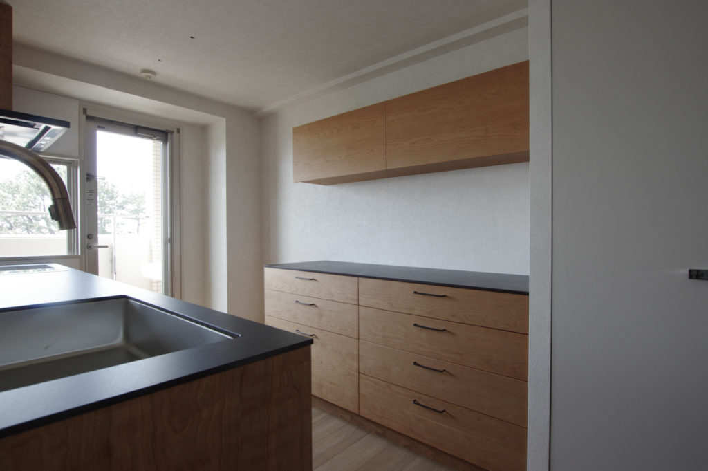 title: HOUSE 242 | Page No,255 | No.4 | sync-furniture | 株式会社 SYNC | 福岡県 家具工房 | オーダーメイドキッチン