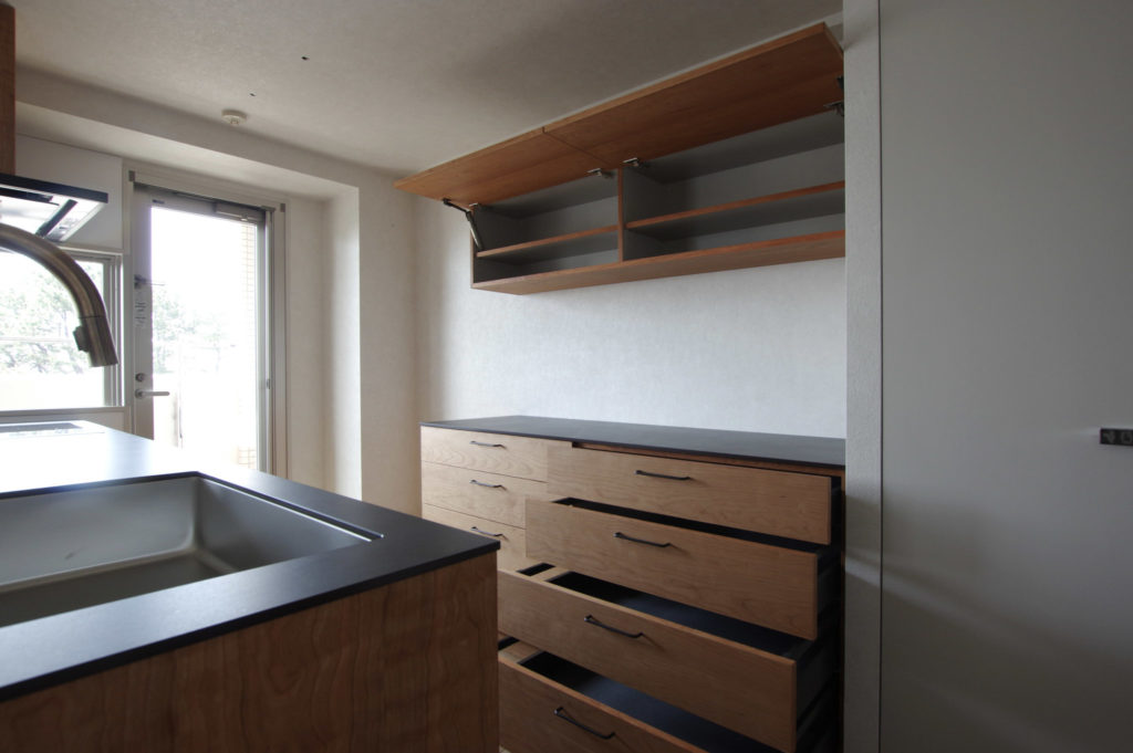 title: HOUSE 242 | Page No,255 | No.5 | sync-furniture | 株式会社 SYNC | 福岡県 家具工房 | オーダーメイドキッチン