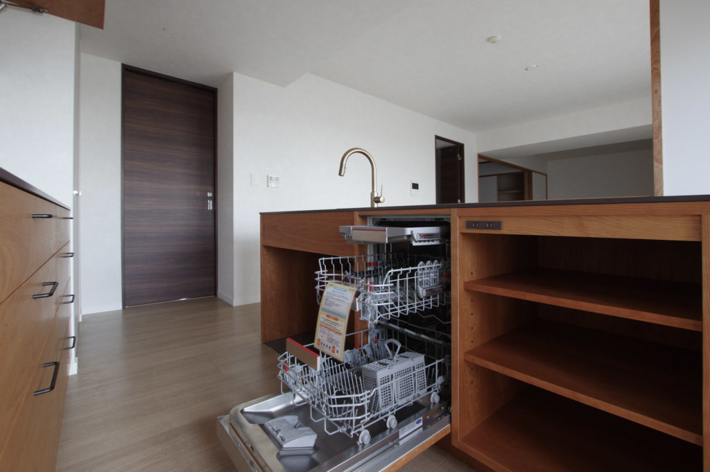 title: HOUSE 242 | Page No,255 | No.7 | sync-furniture | 株式会社 SYNC | 福岡県 家具工房 | オーダーメイドキッチン