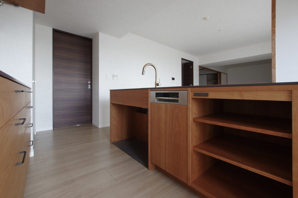 title: HOUSE 242 | Page No,255 | No.6 | sync-furniture | 株式会社 SYNC | 福岡県 家具工房 | オーダーメイドキッチン