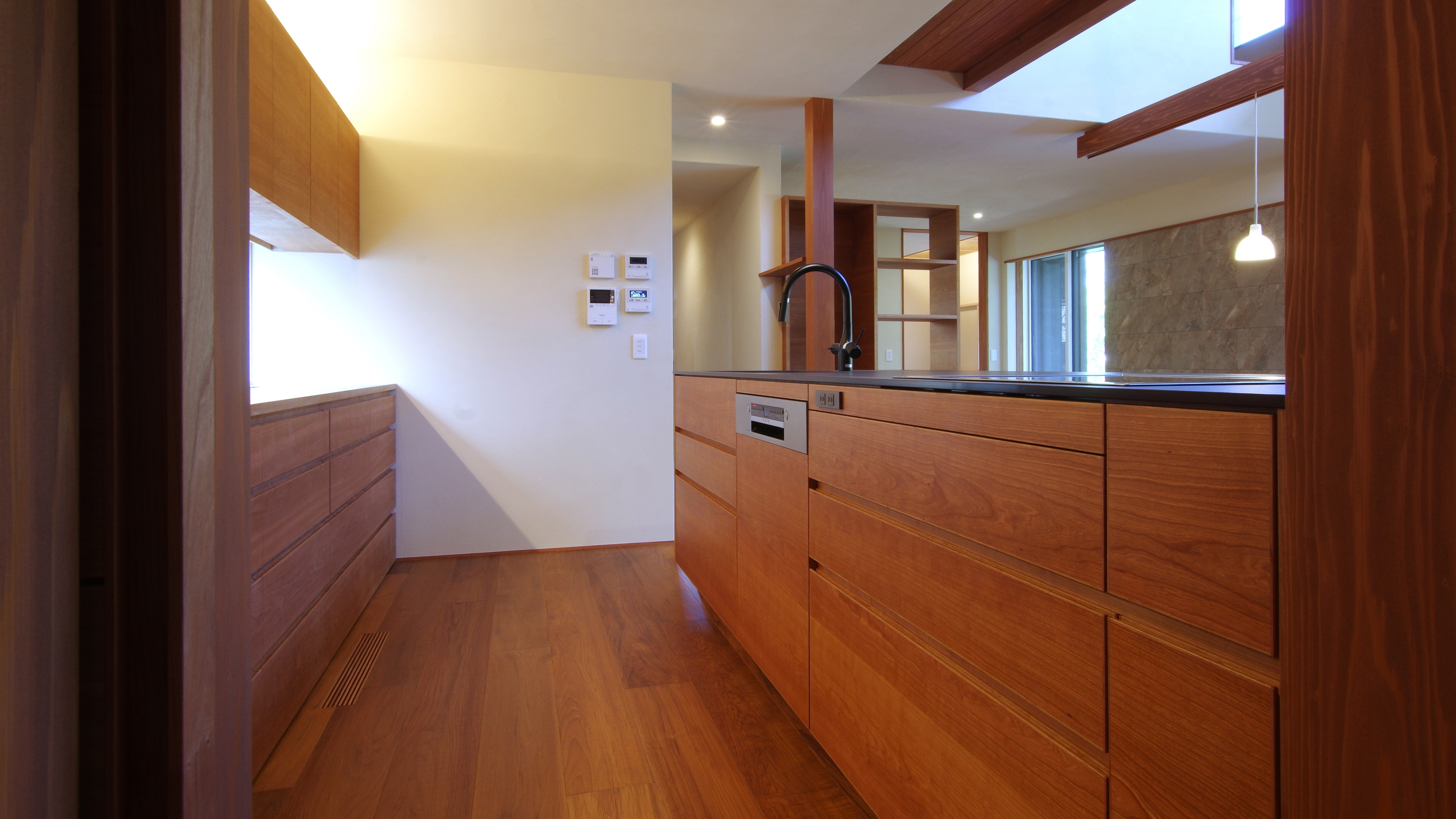 title: HOUSE 241 | Page No,254 | No.3 | sync-furniture | 株式会社 SYNC | 福岡県 家具工房 | オーダーメイドキッチン