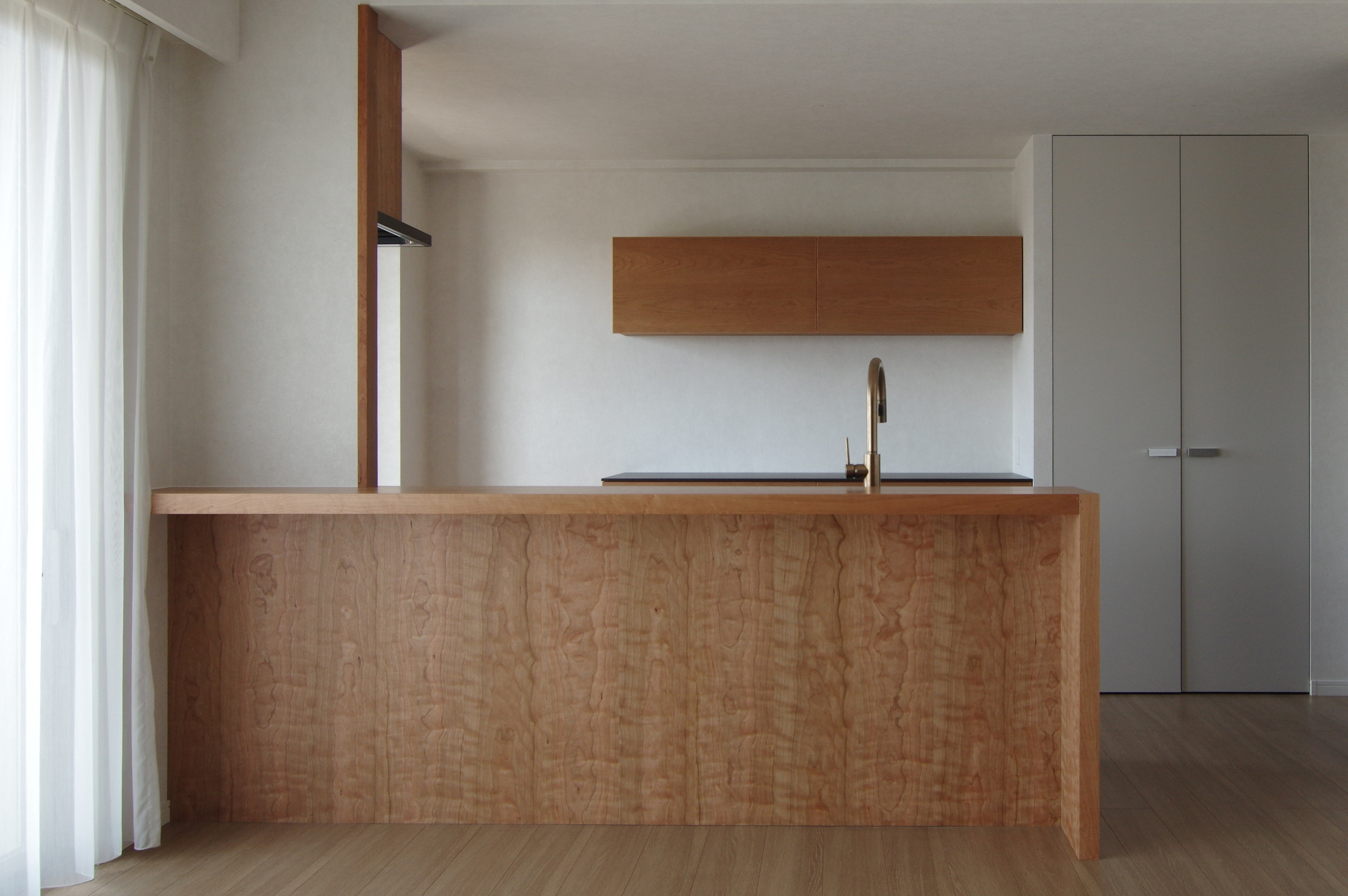 title: HOUSE 242 | Page No,255 | No.2 | sync-furniture | 株式会社 SYNC | 福岡県 家具工房 | オーダーメイドキッチン