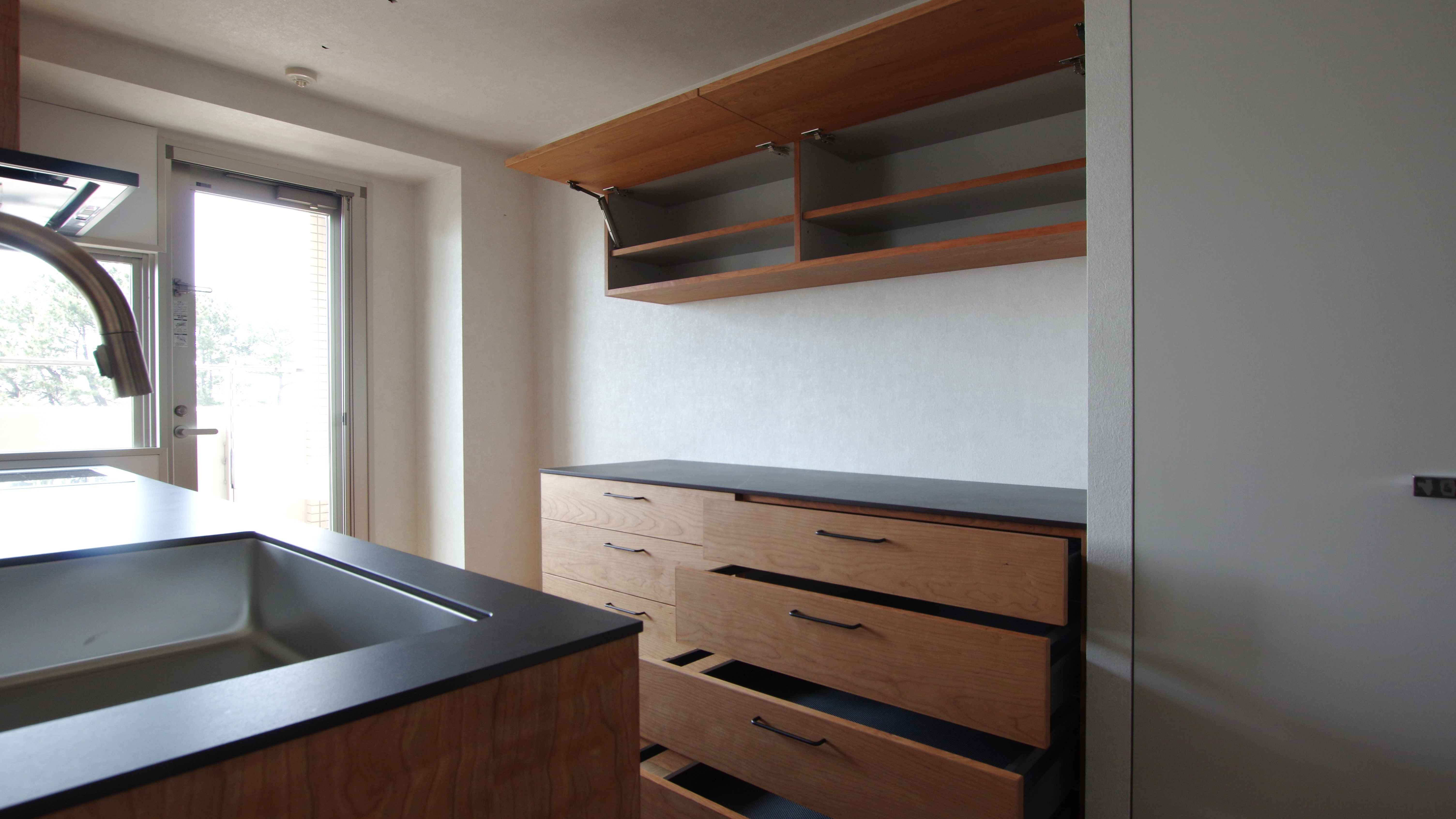 title: HOUSE 242 | Page No,255 | No.10 | sync-furniture | 株式会社 SYNC | 福岡県 家具工房 | オーダーメイドキッチン