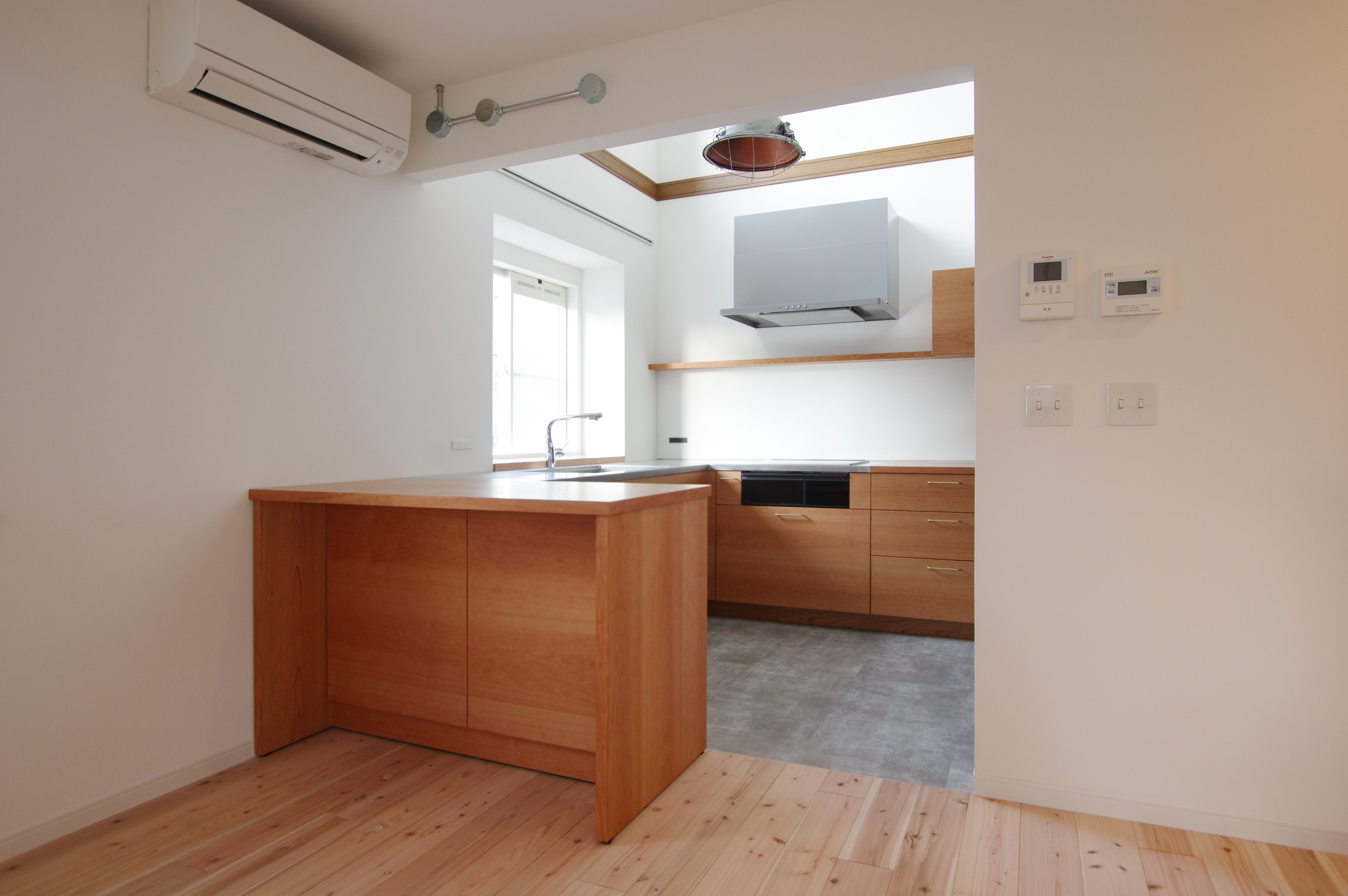title: HOUSE 243 | Page No,256 | No.2 | sync-furniture | 株式会社 SYNC | 福岡県 家具工房 | オーダーメイドキッチン