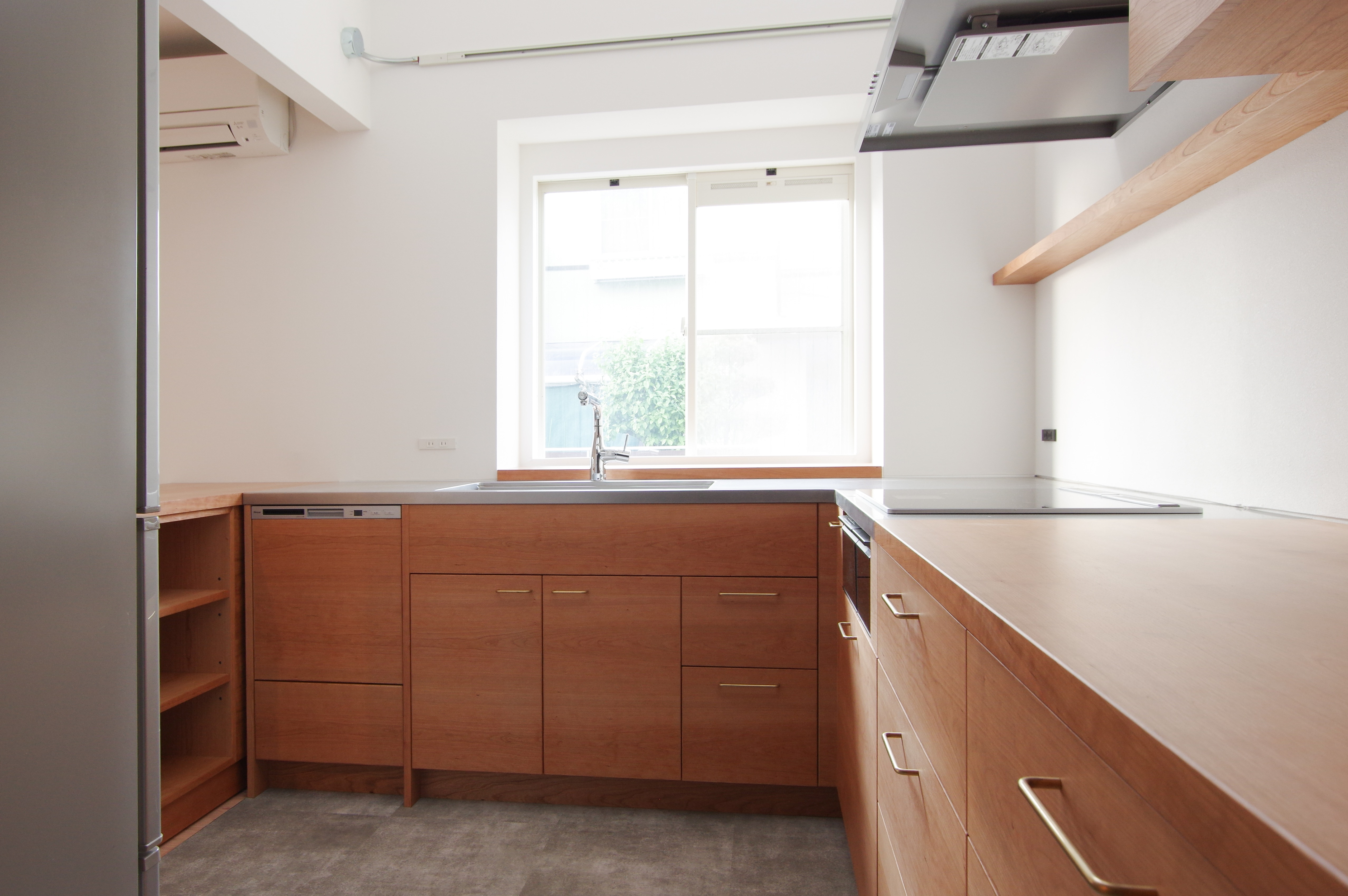 title: HOUSE 243 | Page No,256 | No.4 | sync-furniture | 株式会社 SYNC | 福岡県 家具工房 | オーダーメイドキッチン